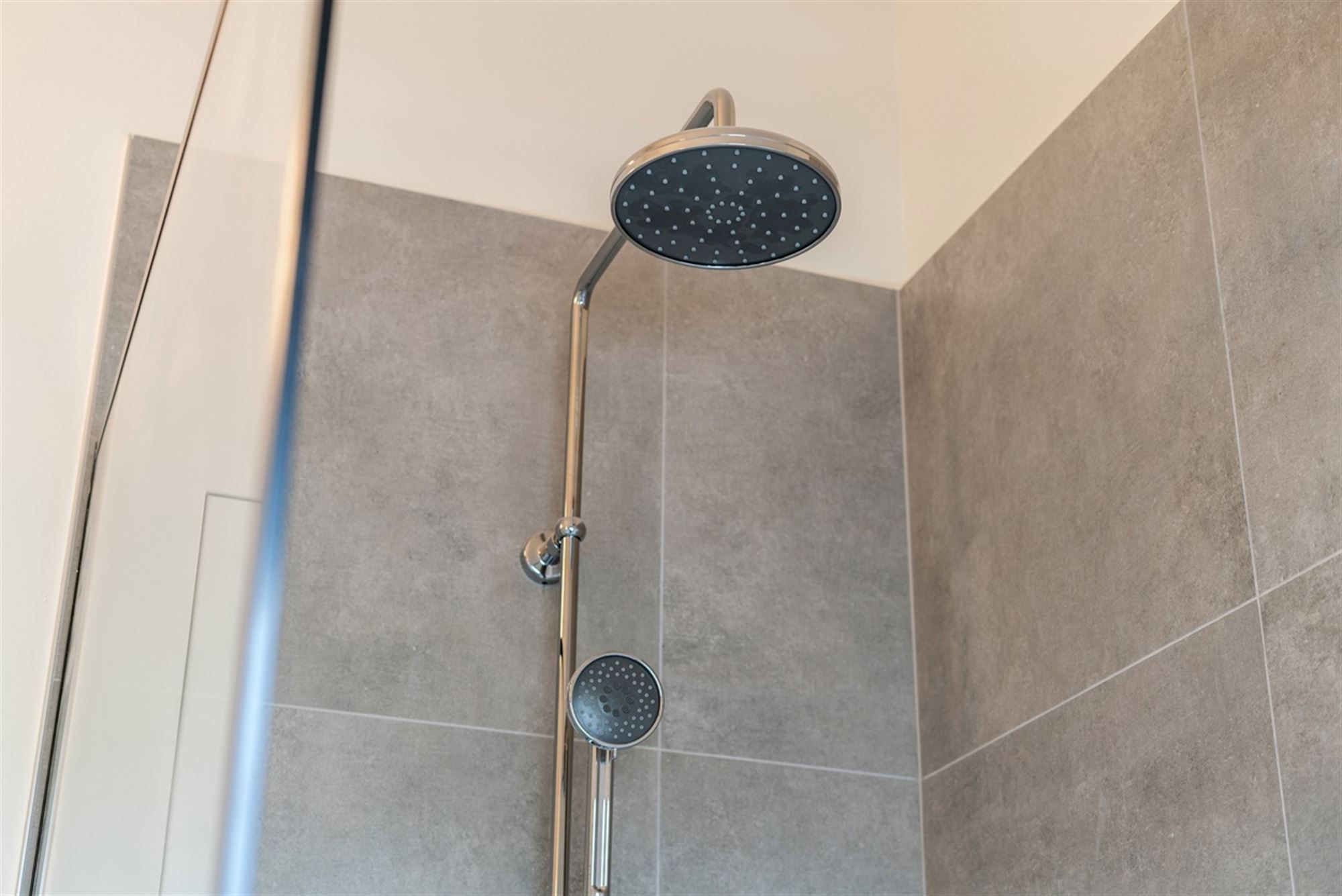 Stijlvolle, volledig gerenoveerde, INSTAPKLARE / WOONKLARE WONING (HOB) met 3 slaapkamers, 2 badkamers en garage op 756 m² foto 25