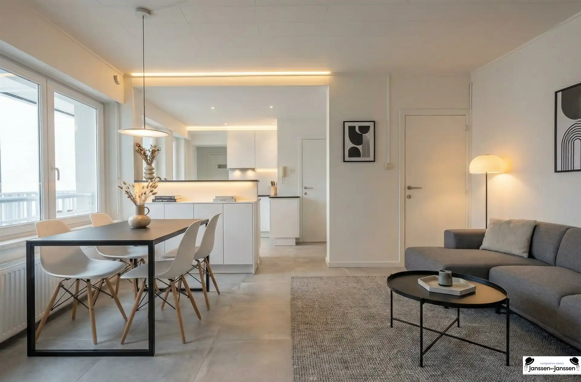 Ruim Instapklaar Appartement op de Zeedijk foto 5