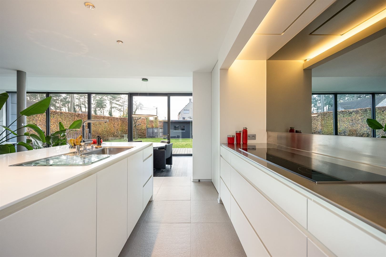 Stijlvolle villa met moderne uitbouw en zuidwest tuin. foto 9