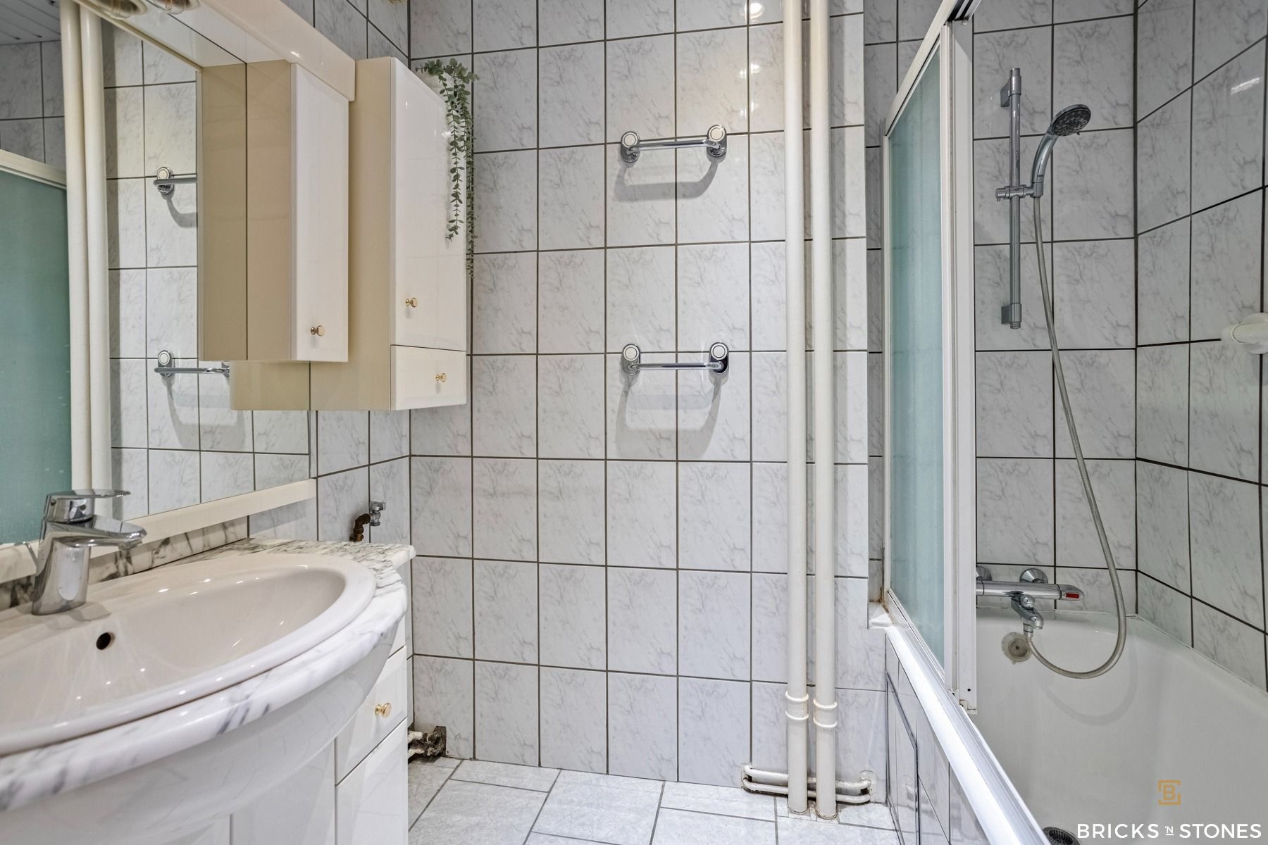 Ruim 3-slaapkamer appartement met terras en panoramisch zicht foto 14