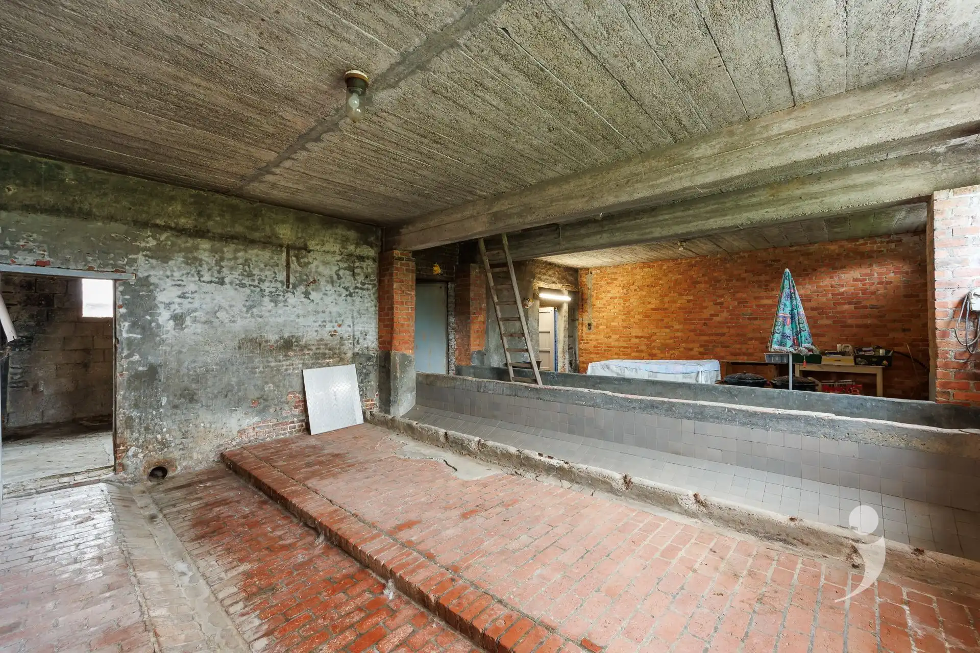 Unieke te renoveren hoeve op perceel van 68a  foto 23