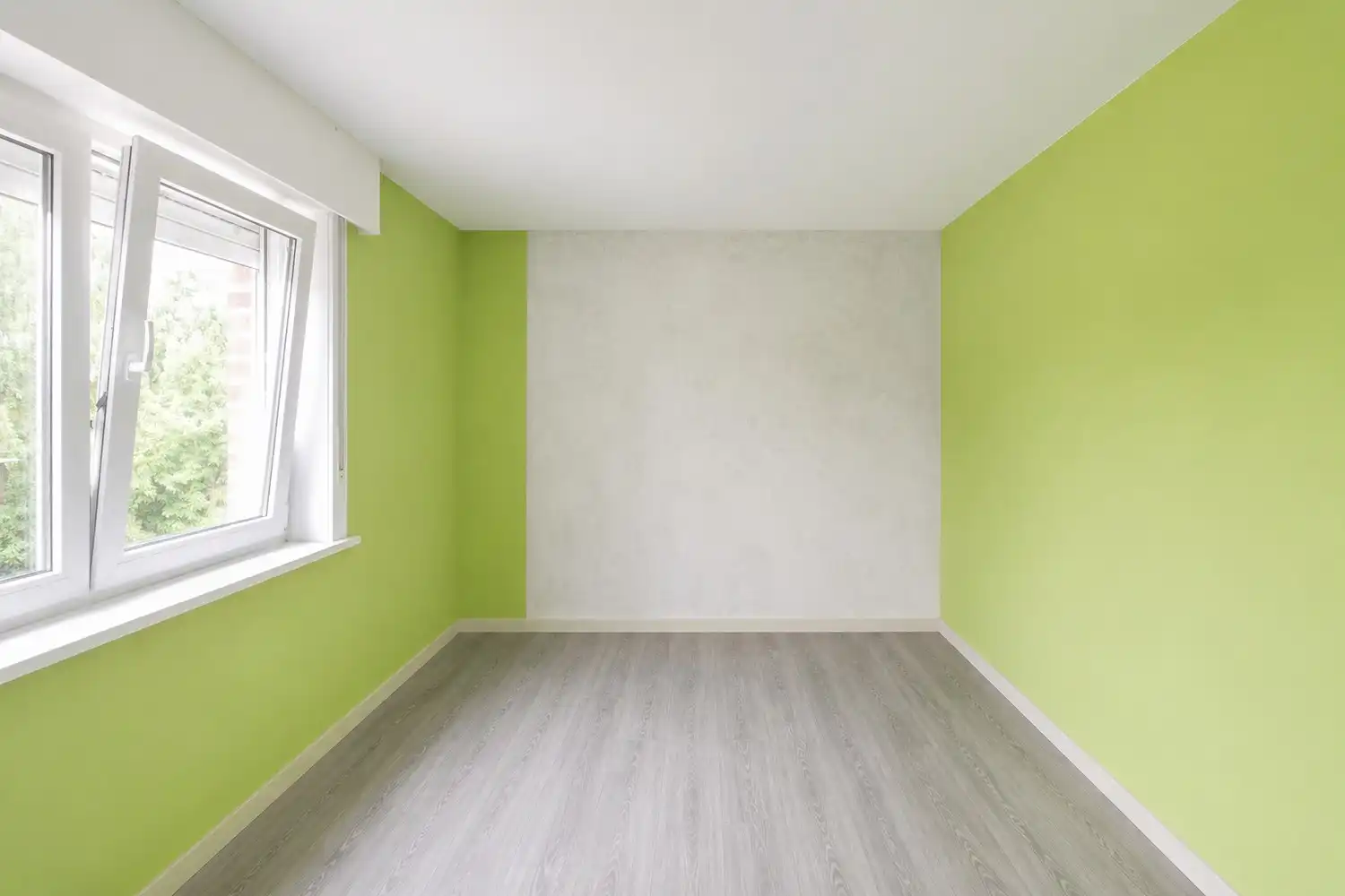 Halfopen woning met 5 slaapkamers, zijwaartse diepe oprit met garage en ruime tuin op 385 m² te Gullegem foto 11