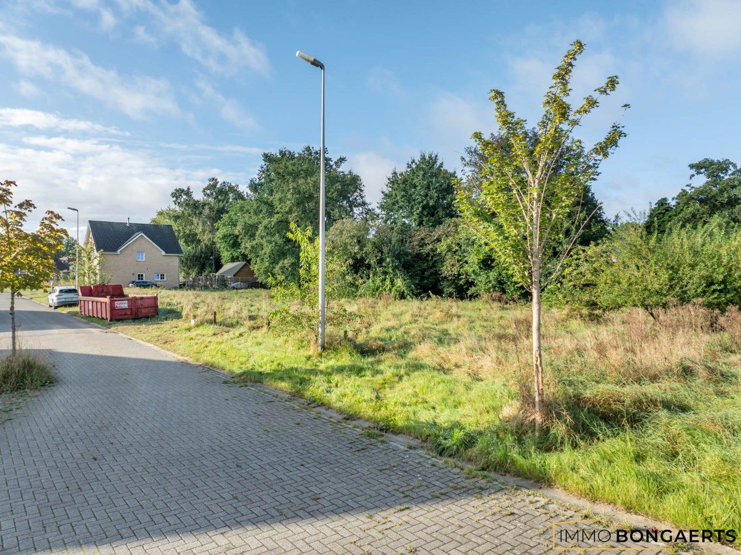 Goed gelegen halfopen bouwgrond. foto 10