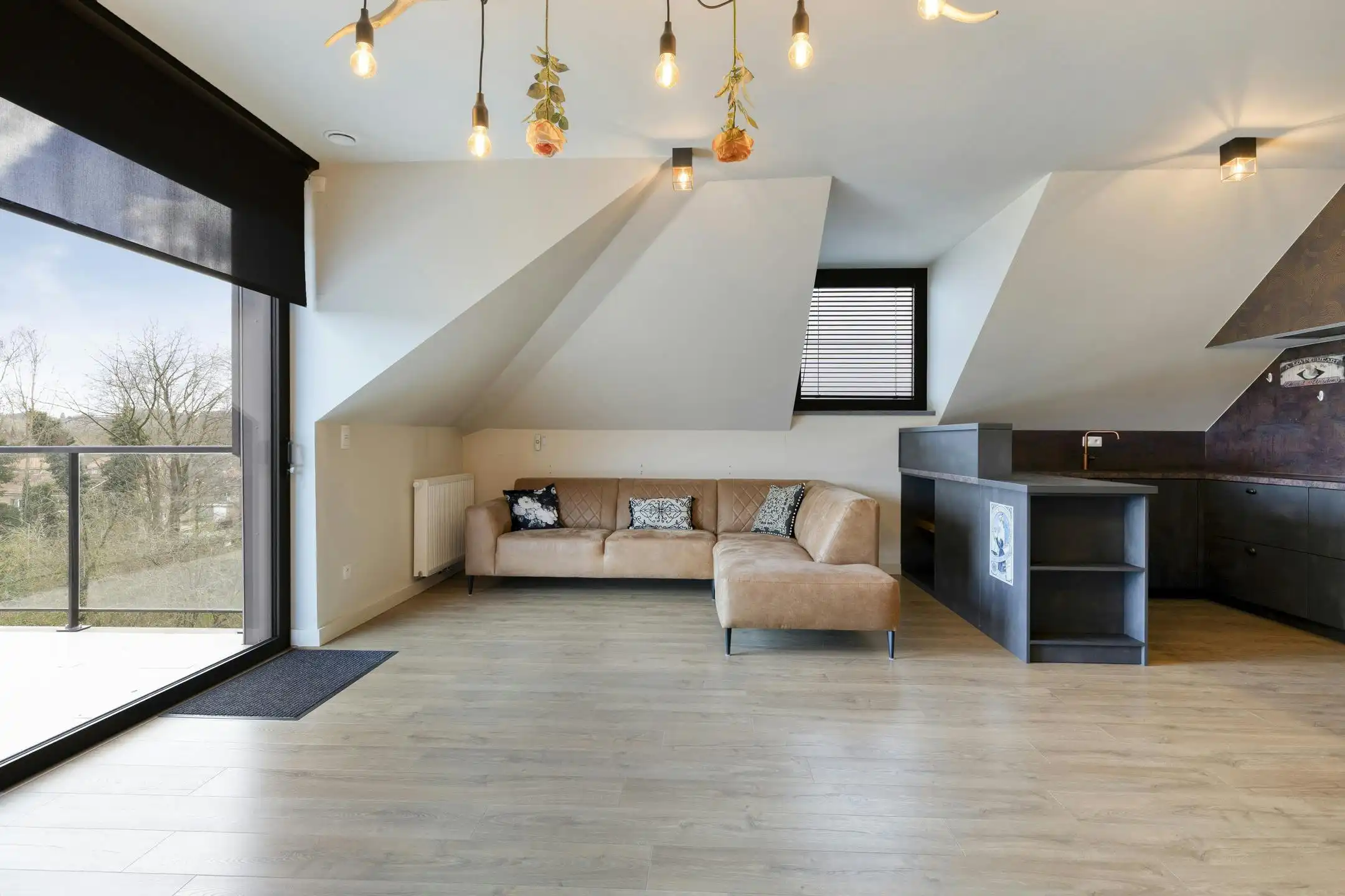 Luxe penthouse met drie slaapkamers te koop in Brakel foto 4