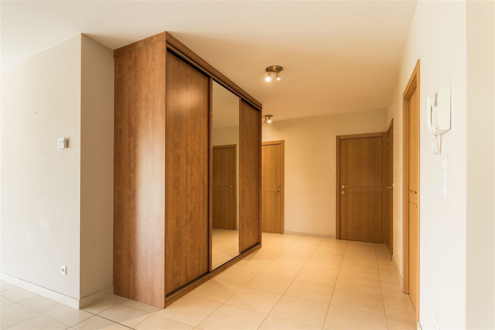 Instapklaar en ruim appartement met groene uitzichten nabij het centrum van Mortsel foto 10