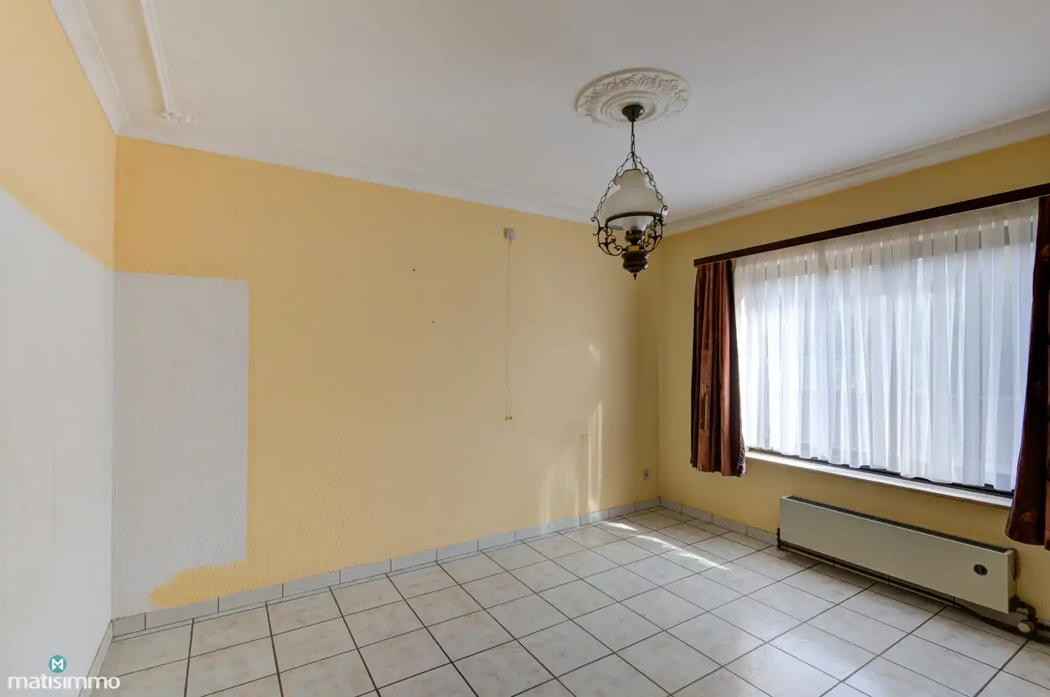 GELIJKVLOERS APPARTEMENT MET 2 SLAAPKAMERS, RUIME GARAGE, AUTOSTAANPLAATS EN KELDERBERGING TE LANAKEN foto 12