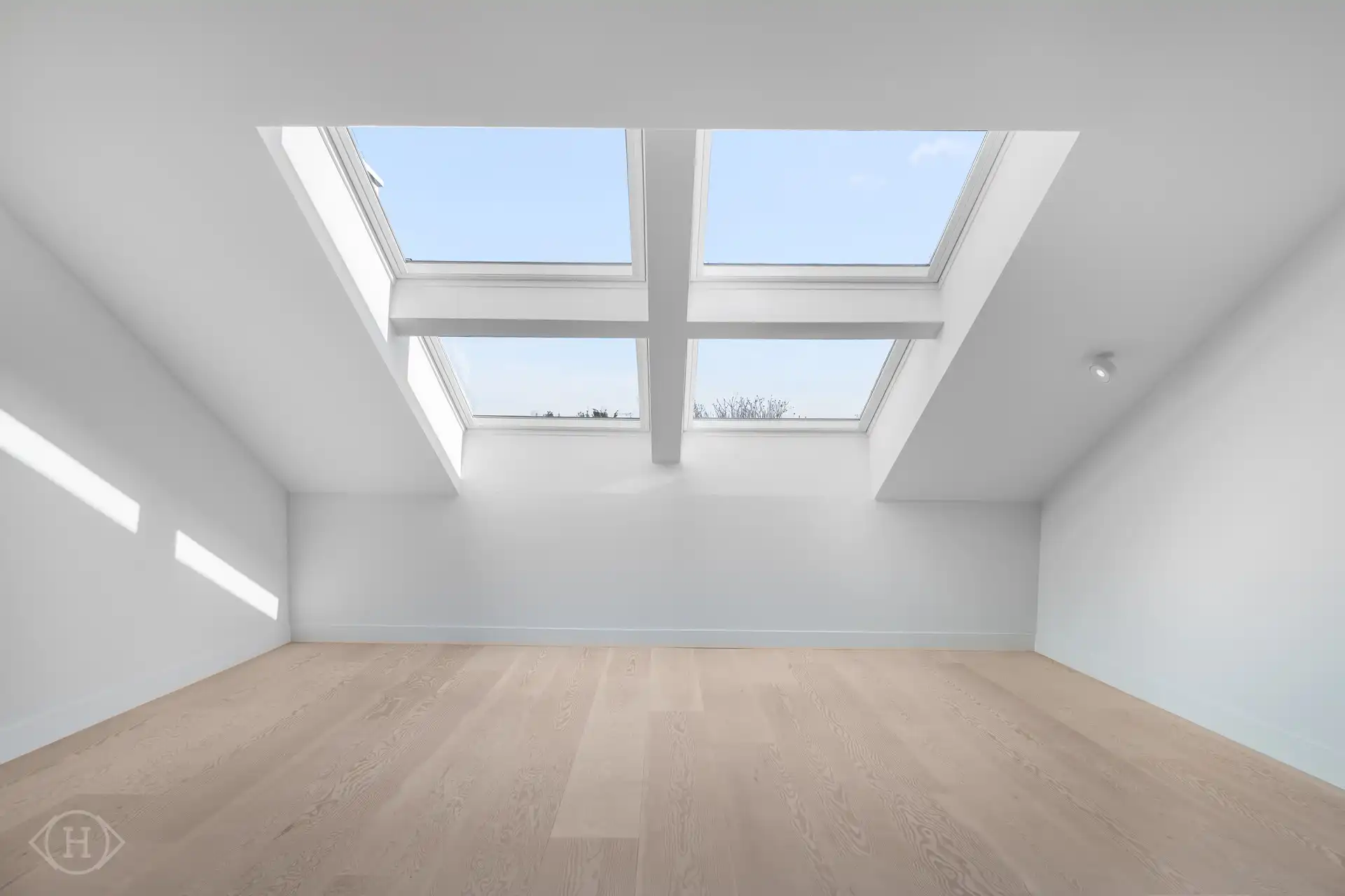 Lichtrijk appartement gelegen op de Bondgenotenlaan foto 2
