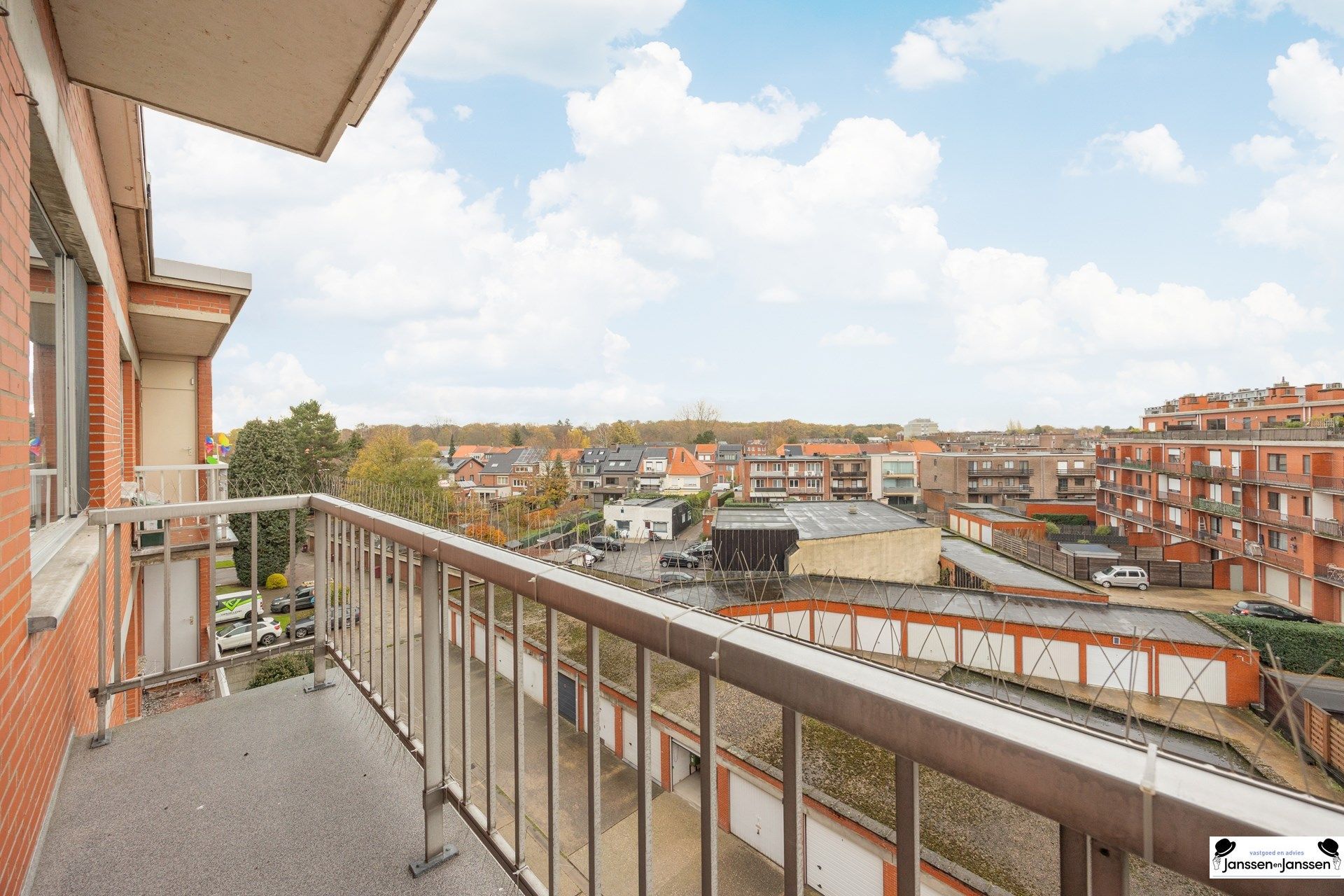 Zeer goed onderhouden appartement met dubbele garage op toplocatie in Schoten! foto 10
