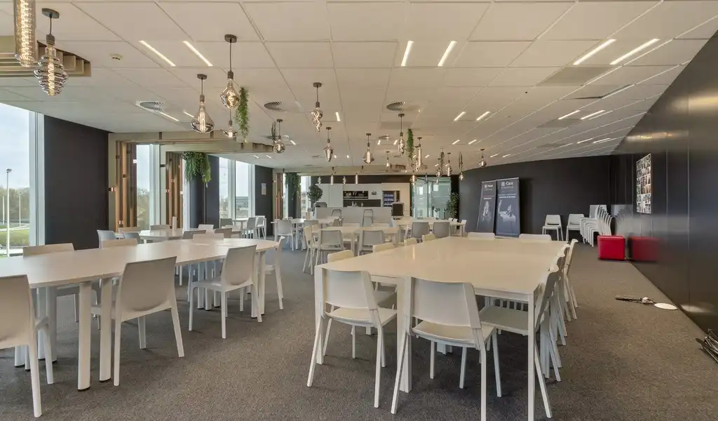 Gemeubelde kantoren met dienstverlening in Planet Business Center aan The Loop in Gent foto 15