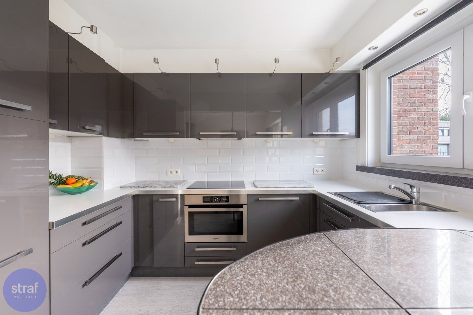 Instapklare beletage met zalige zuid-tuin op een perfecte locatie! foto 5