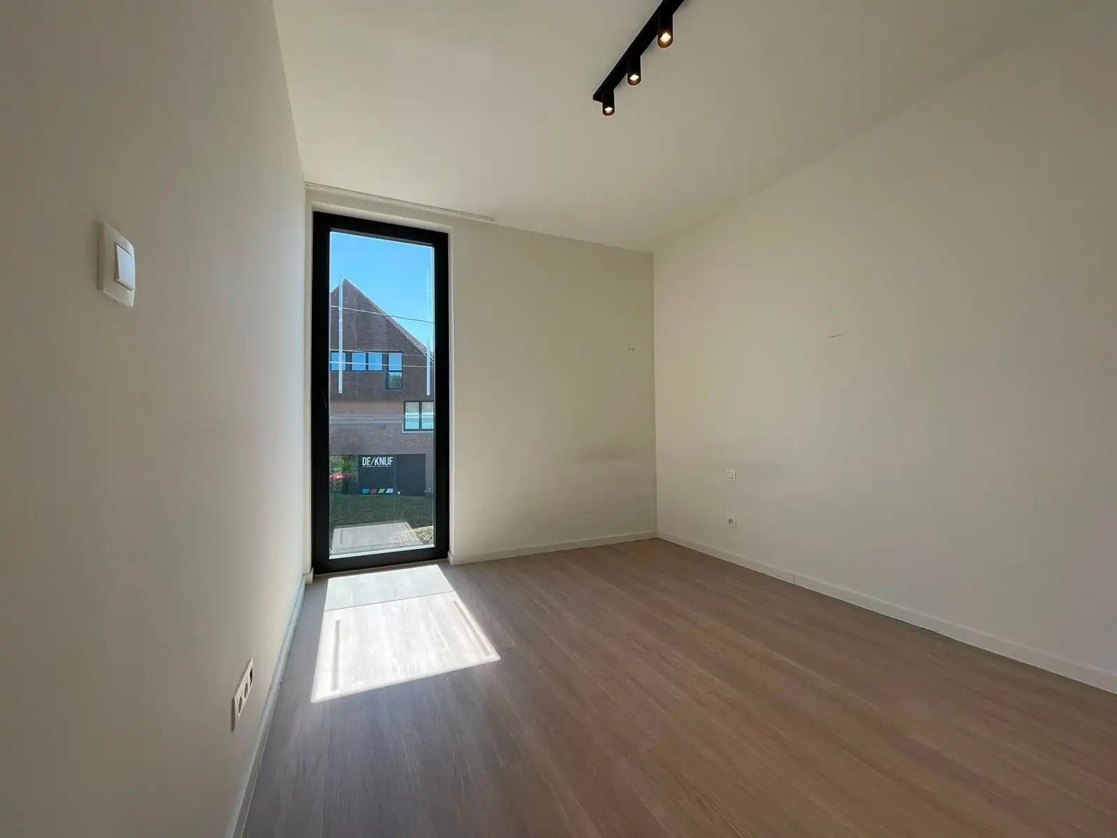 Appartement met 2 slaapkamers , terras en garage foto 9