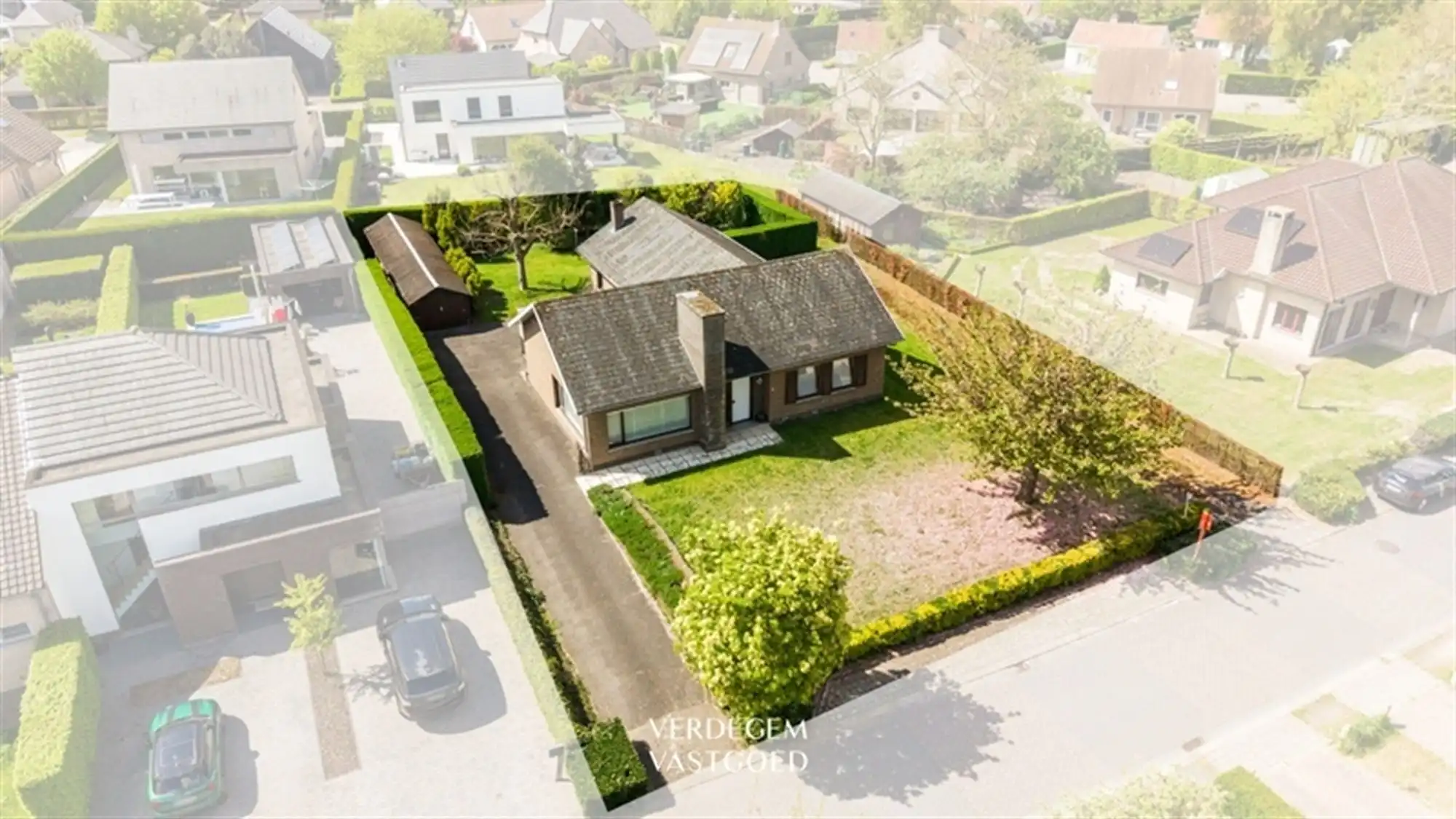 Vrijstaande woning met 3 slaapkamers op ruim perceel van 1207m² foto 2