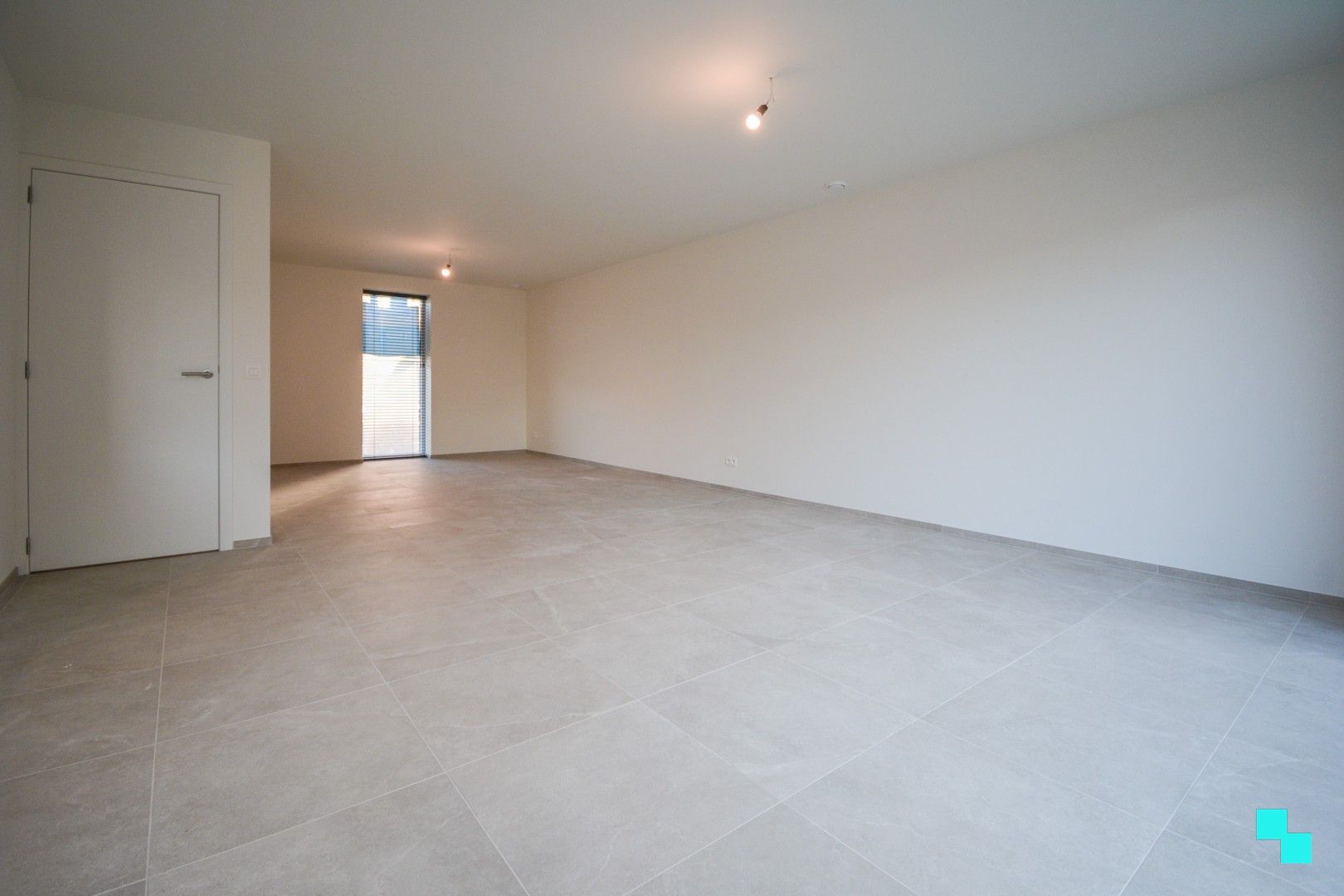 Volledig afgewerkte nieuwbouwwoning met carport te Sleihage foto 5