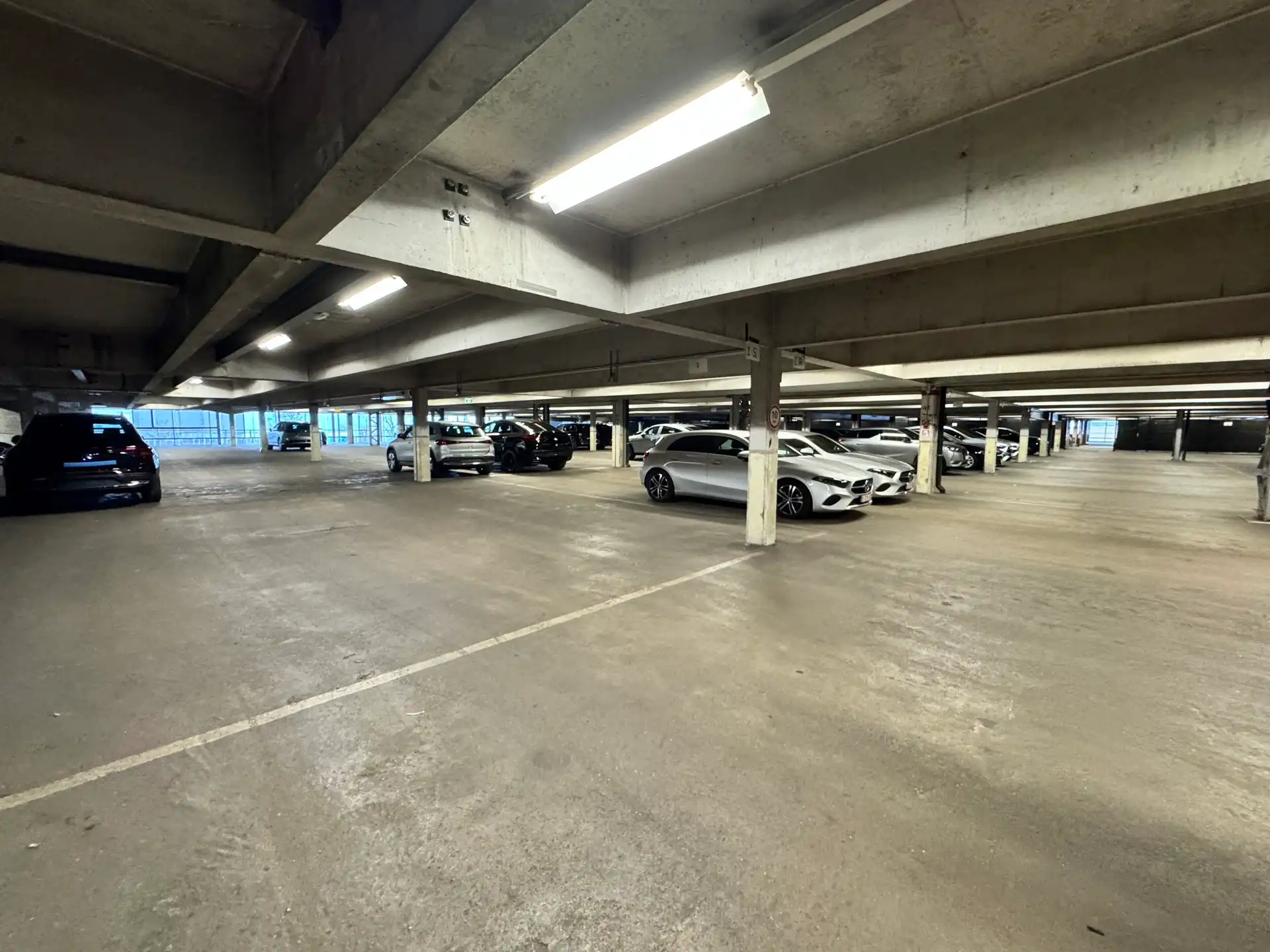 Strategische zichtlocatie te huur te Antwerpen!  foto 6