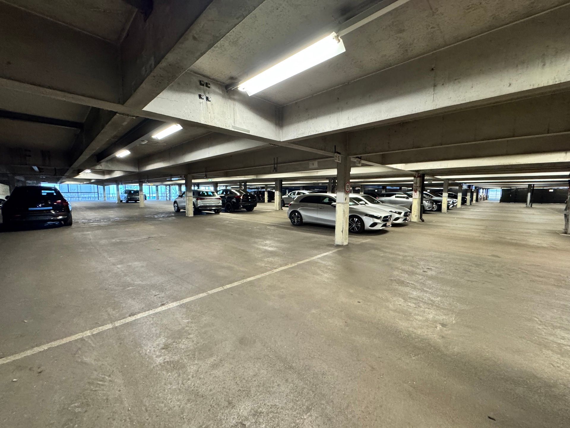 Strategische zichtlocatie te huur te Antwerpen!  foto 6