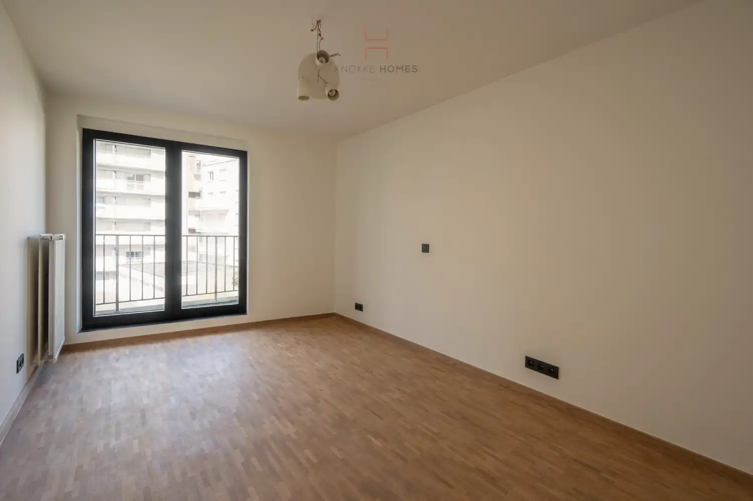 Gerenoveerd 3-kamerappartement met Zuidgericht terras vlakbij het Albertstrand foto 15