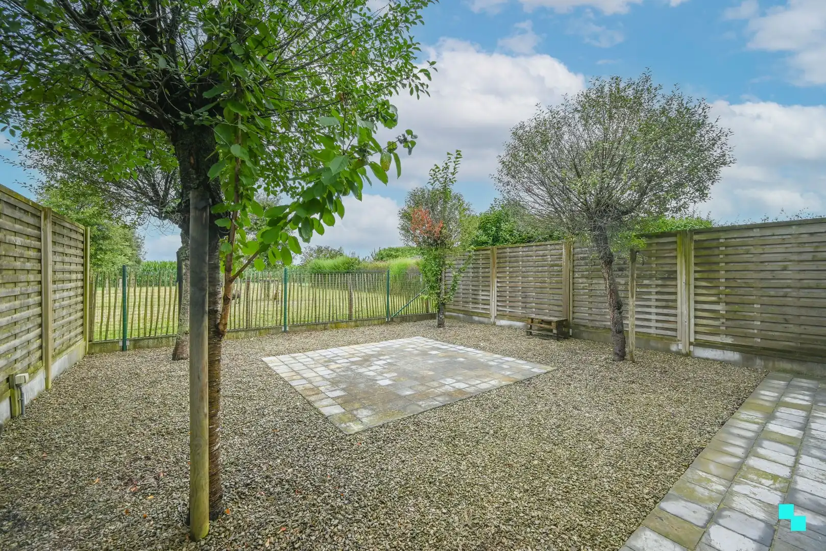 Verrassend ruim duplex appartement in Ooigem foto 11