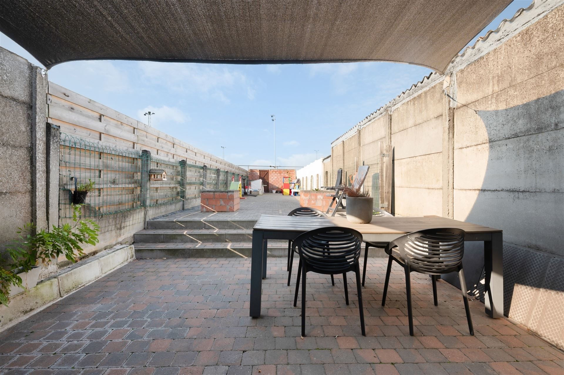 Instapklare rijwoning mét tuin foto 8