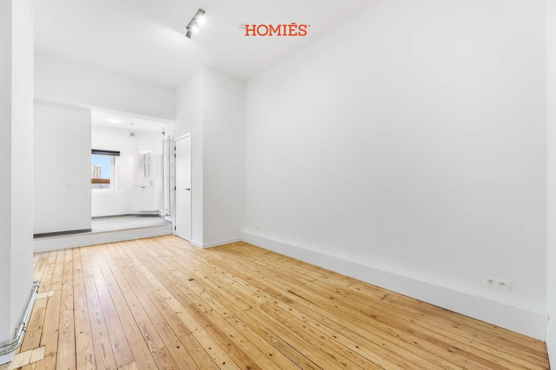 Gerenoveerd appartement met terras/balkon in historisch pand foto 13