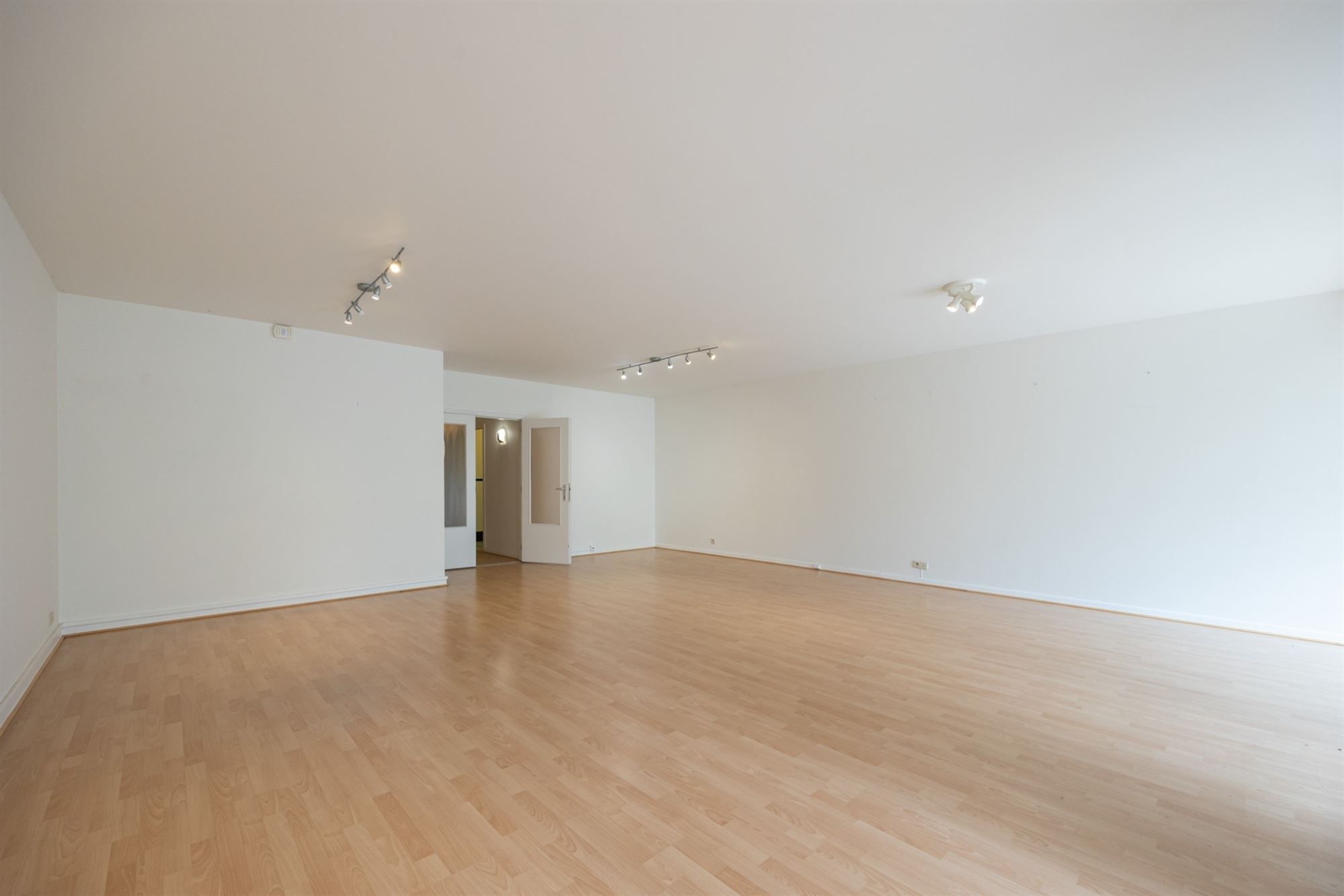 Instapklaar kantoor in het centrum van Schoten foto 17