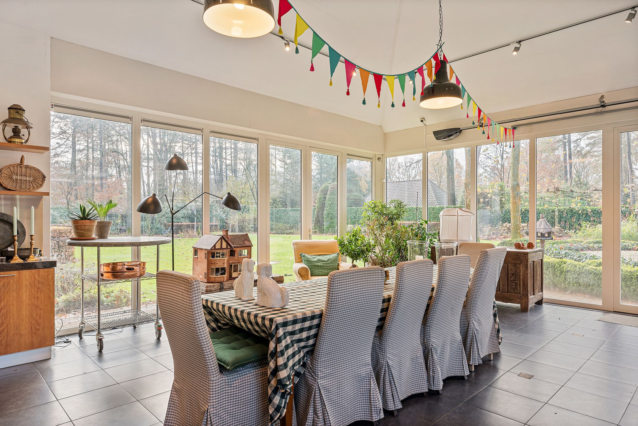 Rietgedekte villa met bijgebouw in Engelse stijl op 3.080m² foto 27