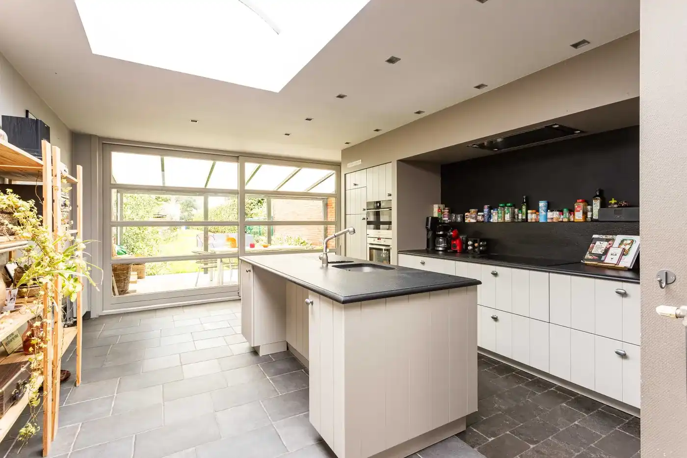 Instapklare woning met 3 slaapkamers in Zwevegem foto 7