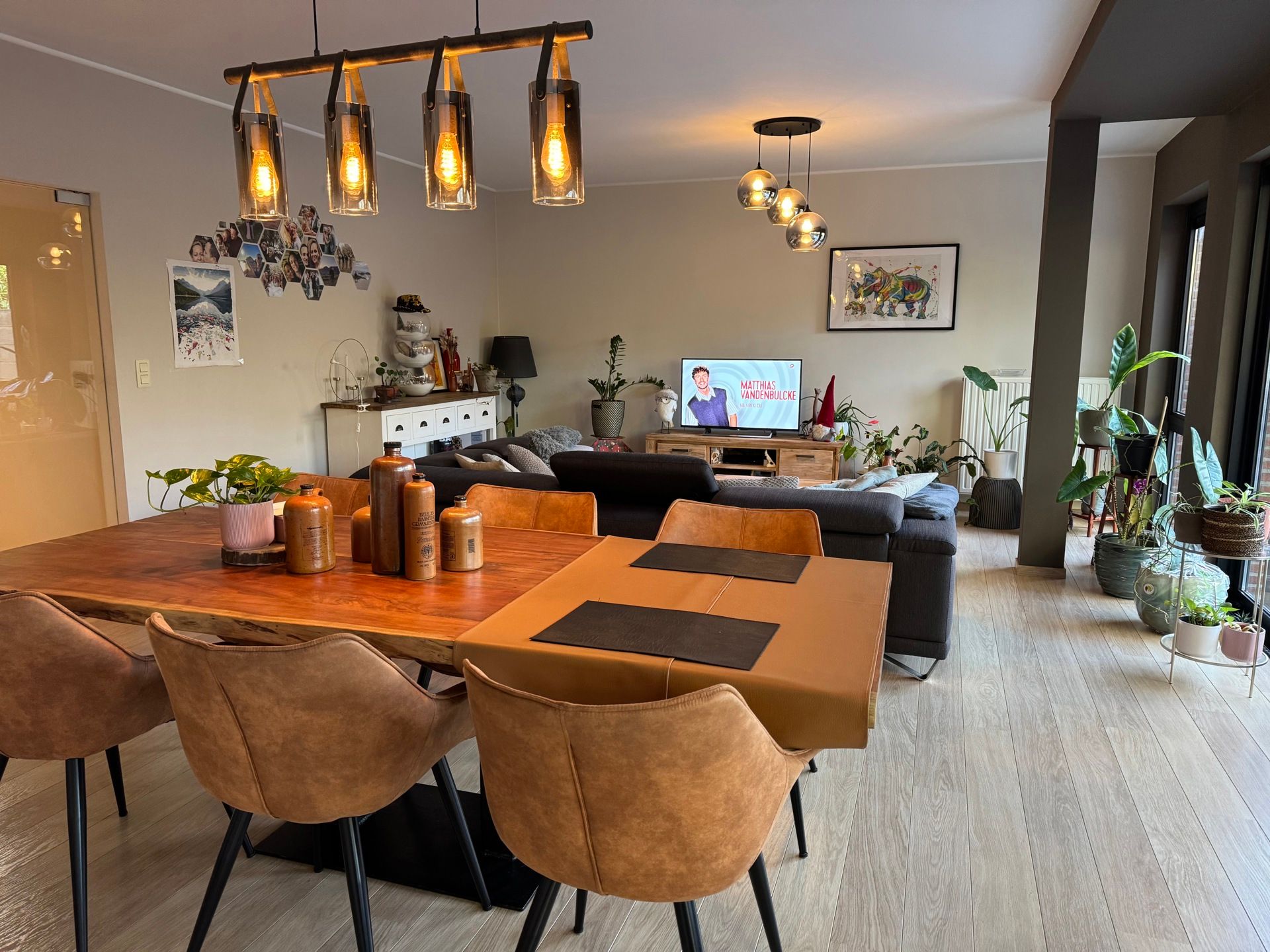 Ruim gelijkvloers 3 slpk appartement met terras en zicht op groen in hartje Bornem foto {{pictureIndex}}