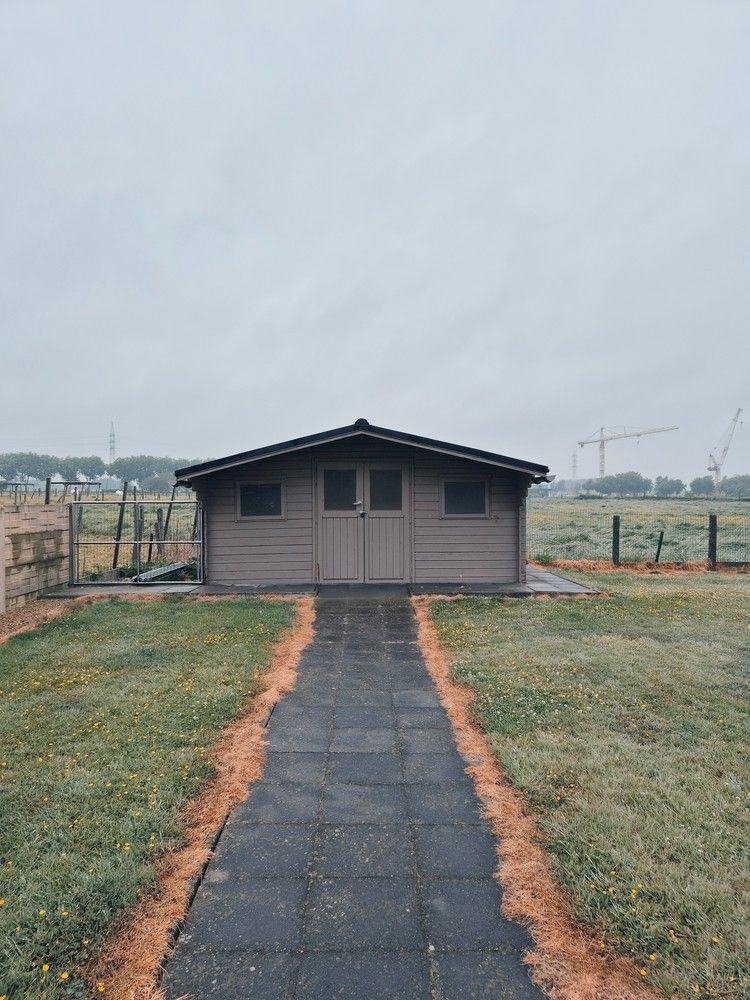 Prachtige villa uit de jaren 90 met drie slaapkamers en grote tuin! foto 33