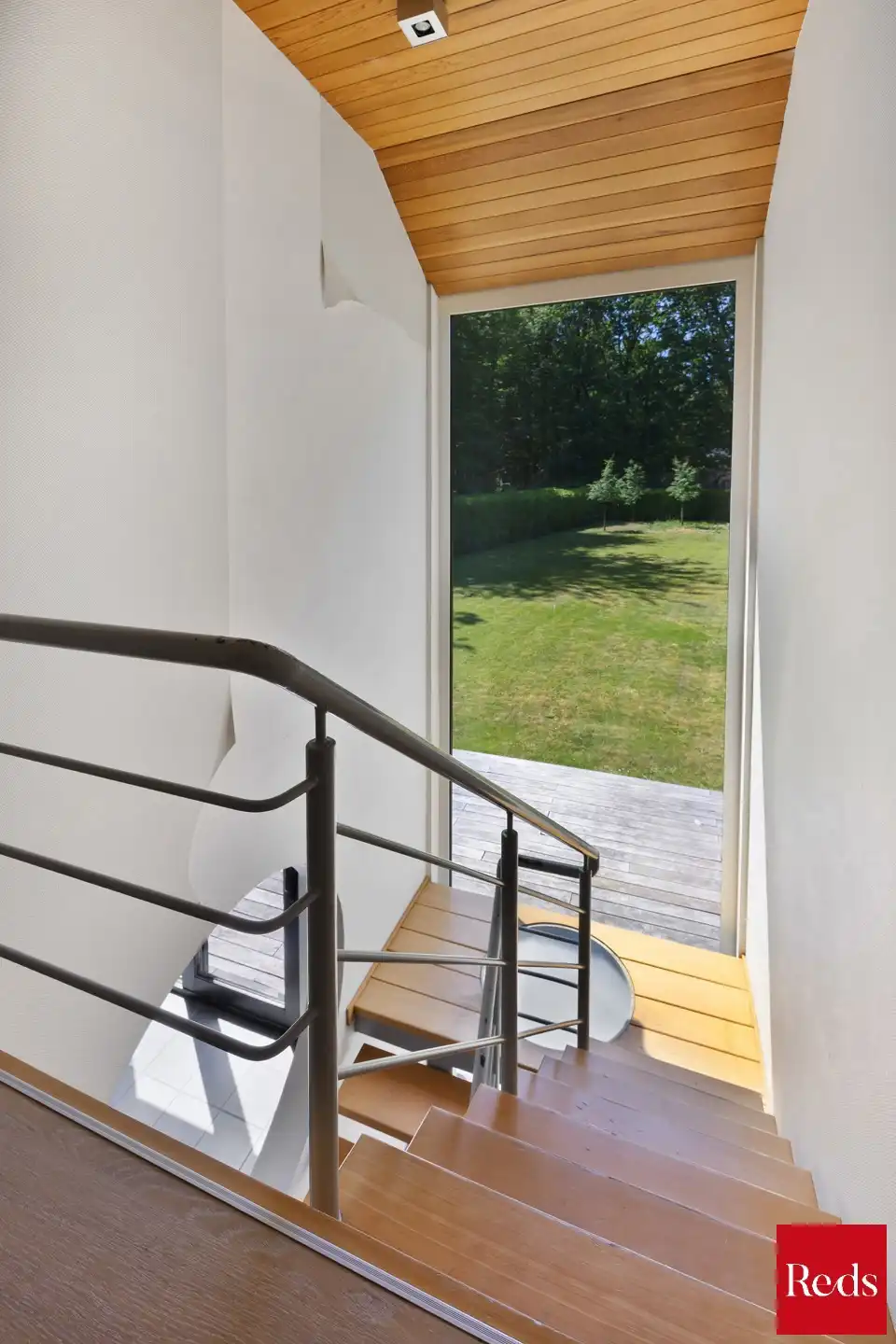 Villa met zwembad omringd door natuur en maximale privacy foto 14