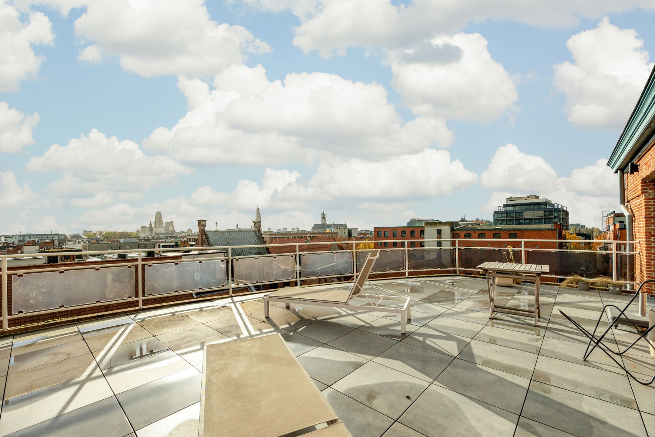 Royale loft gelegen met spectaculair uitzicht en terras foto 4