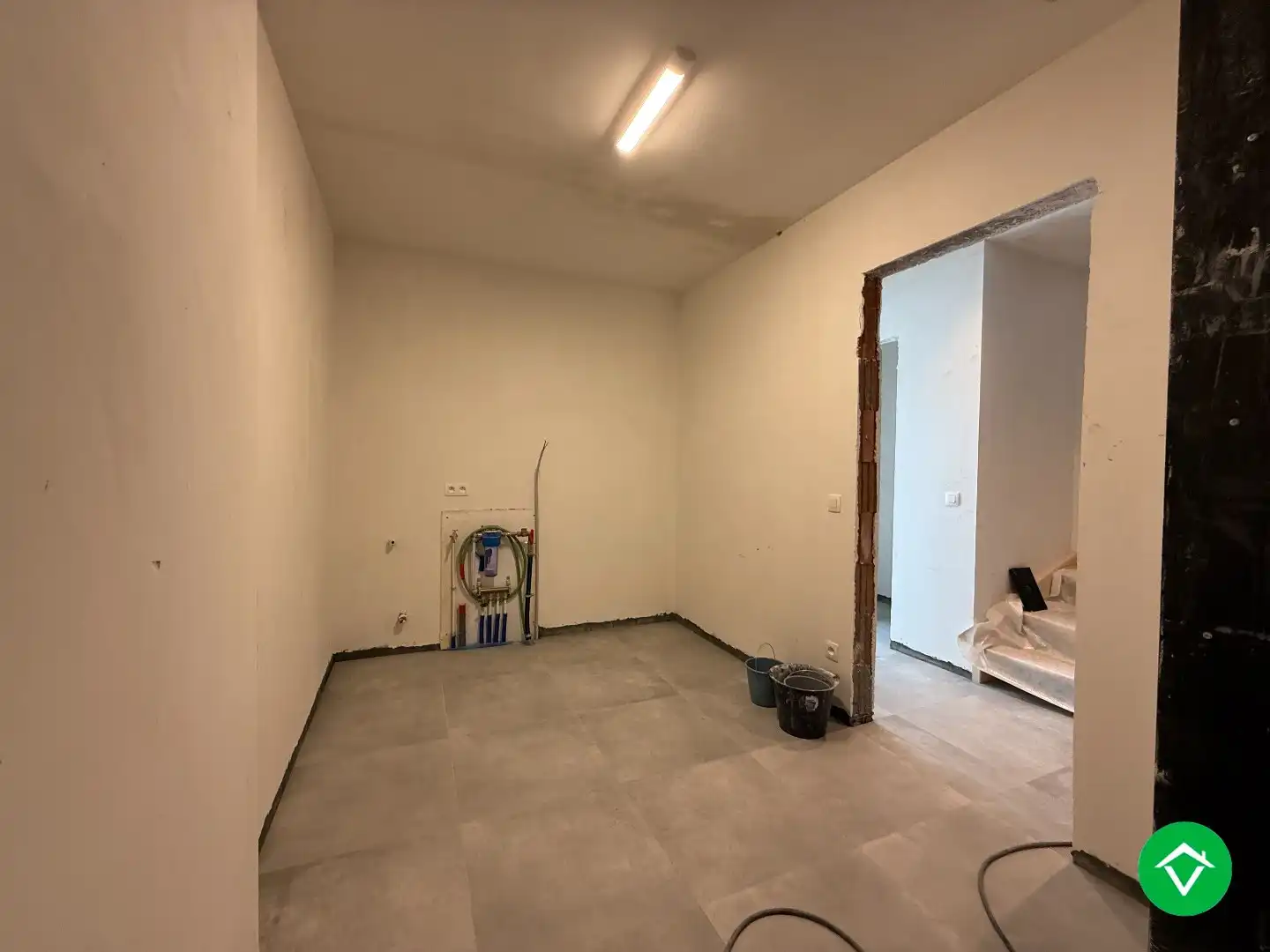Centraal gelegen nieuwbouwwoning met 3 slaapkamers, tuin en overdekte autostaanplaats foto 8