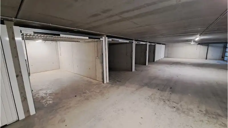 Ondergrondse Garage te huur in Sint-Andries Brugge foto 2