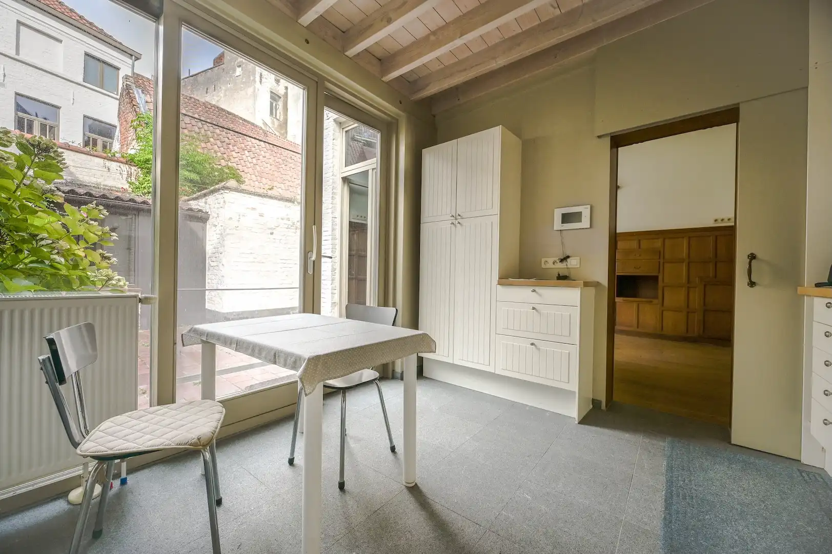 heel authentieke Brugse woning met kleine garage en 2 terrassen + vergunning voor gastenkamer foto 16