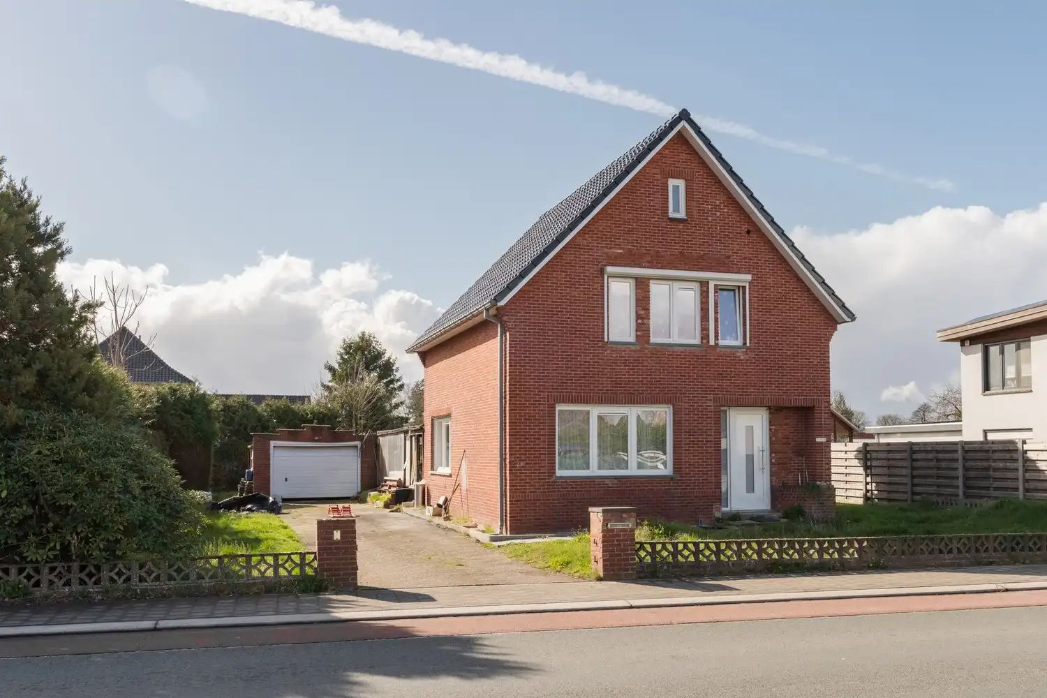 Leuke gezinswoning met 3 slaapkamers nabij de verbindingswegen foto 27