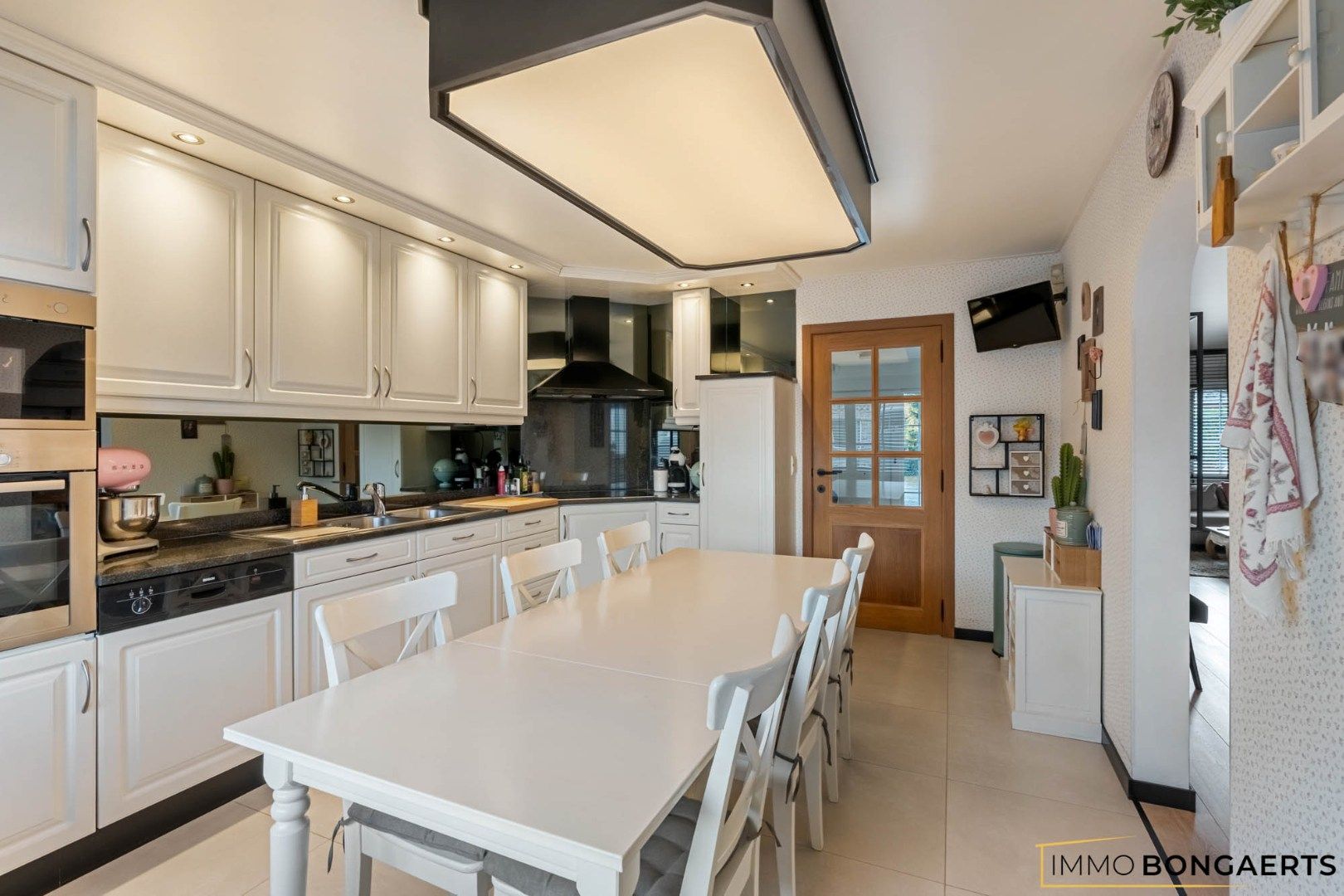 Instapklare woning met 4 slaapkamers en zwembad foto 11