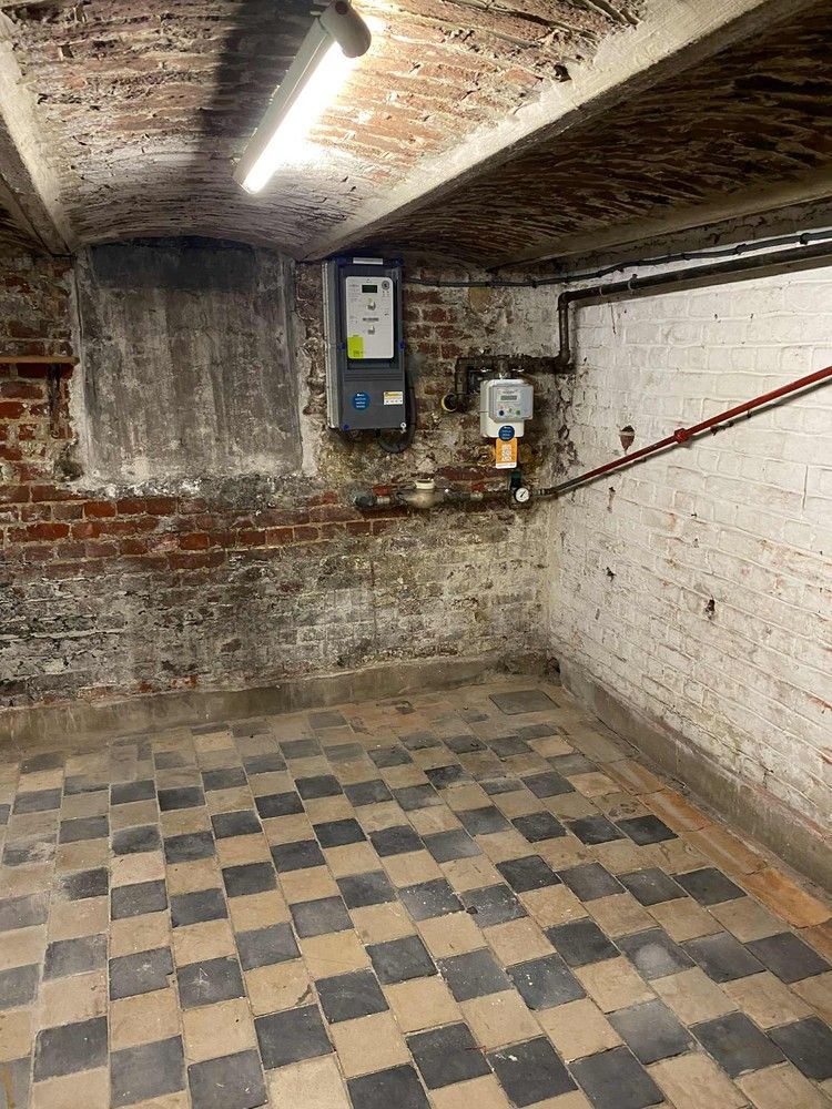 Te renoveren rijwoning met tuin en garage – centraal gelegen met veel potentieel! foto 8