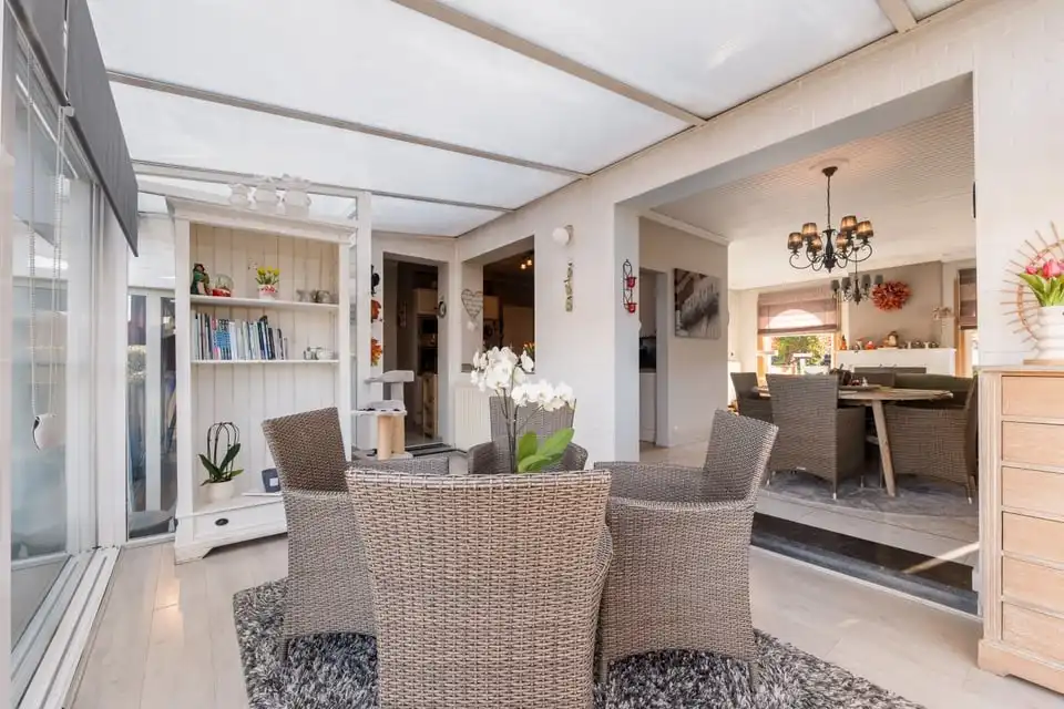 RUIME EN RUSTIG GELEGEN BUNGALOW MET 4 SLKS EN ZWEMBAD OP EEN PRACHTIG PERCEEL VAN 764M² foto 15