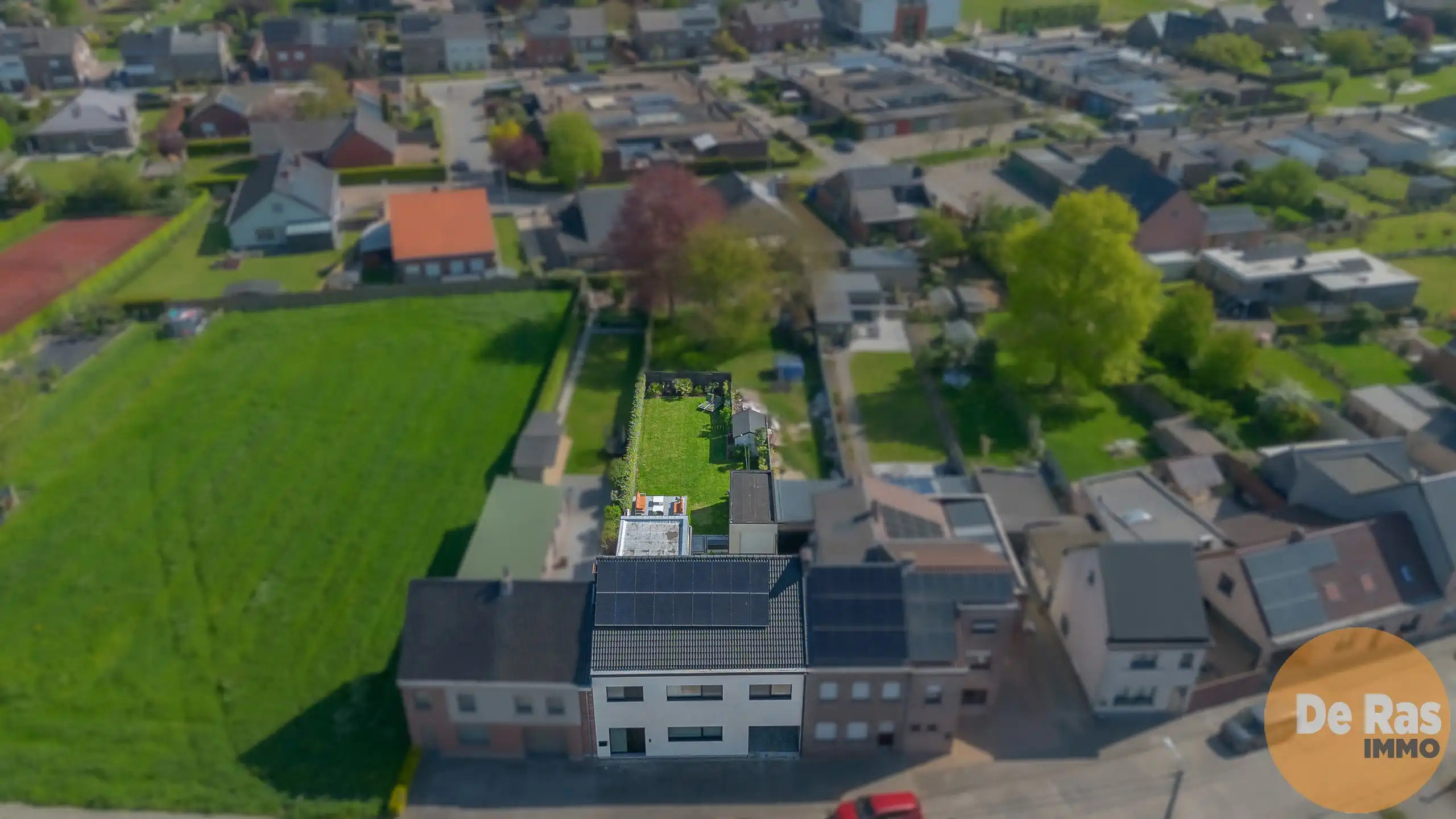 WICHELEN - Exclusief gerenoveerde woning met 4 slaapkamers foto 2