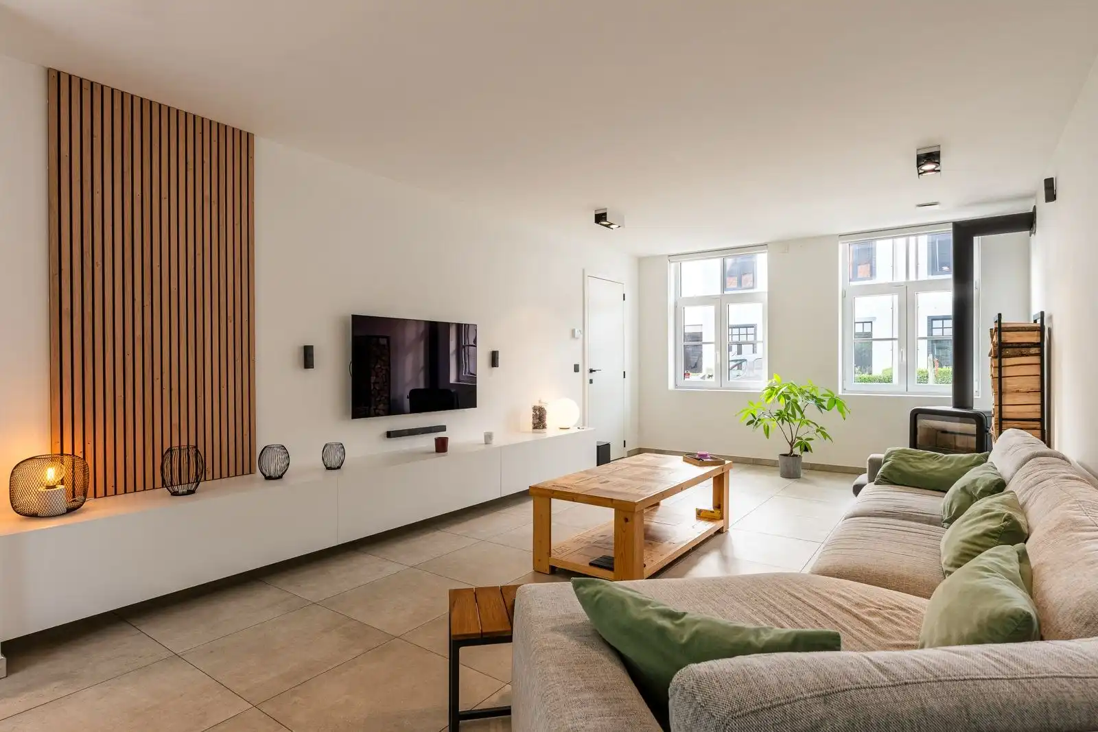 Recente woning met parking en tuin te Moerkerke-Damme foto 4