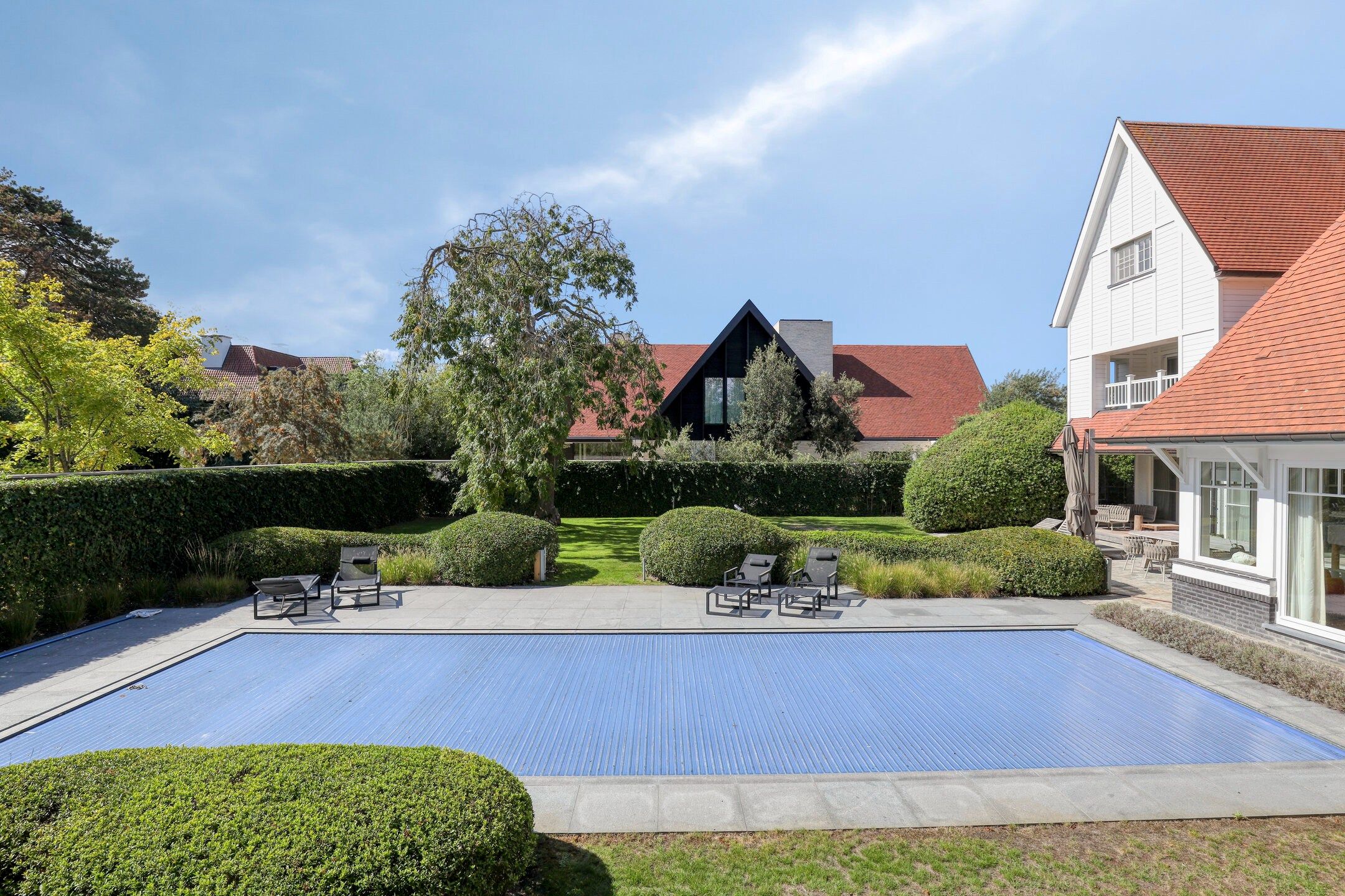 Luxueuze en stijlvolle villa in Engelse Cottage stijl met verwarmd zwembad gelegen in het Zoute. foto 9