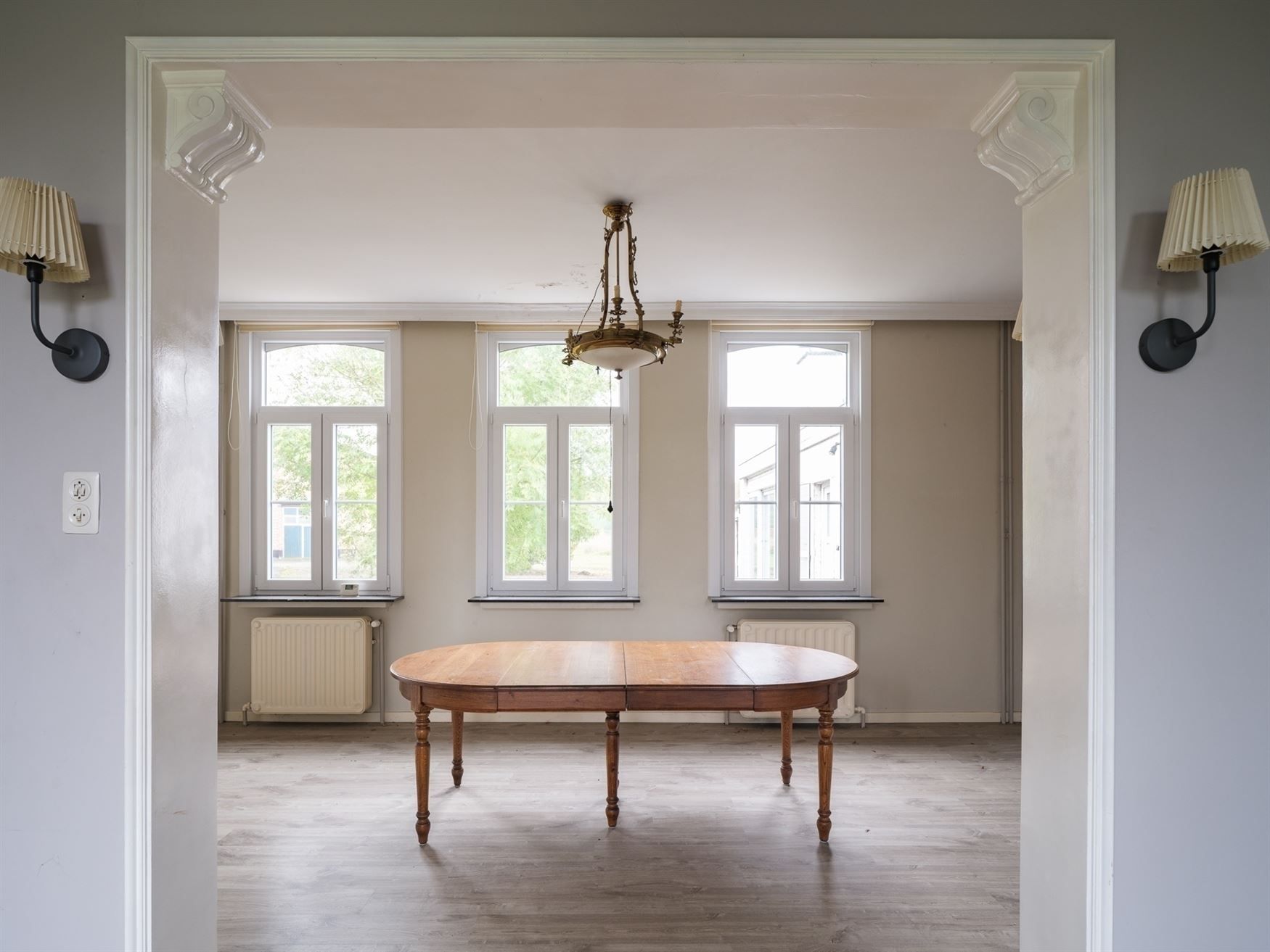 Karakterwoning met riante bijgebouwen foto 8