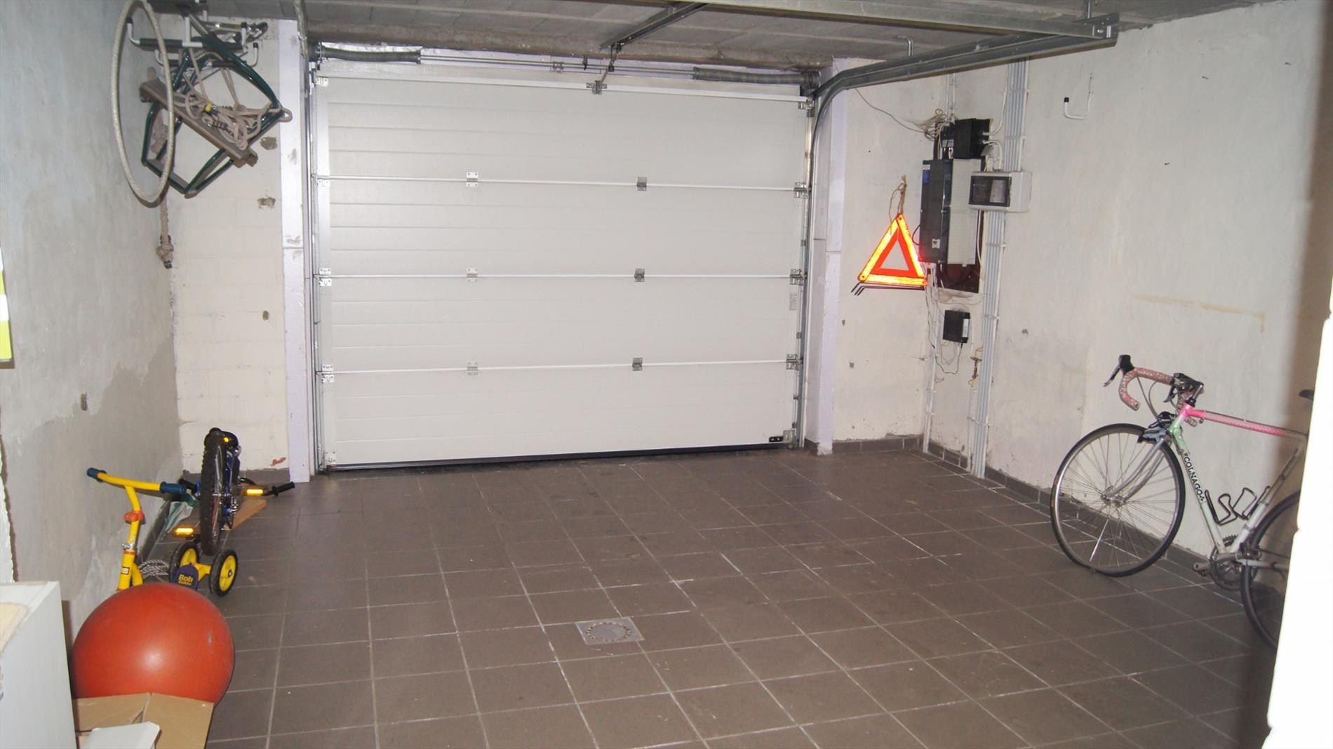 Gezinswoning met 3 slpks, bureau, garage en tuin foto 18