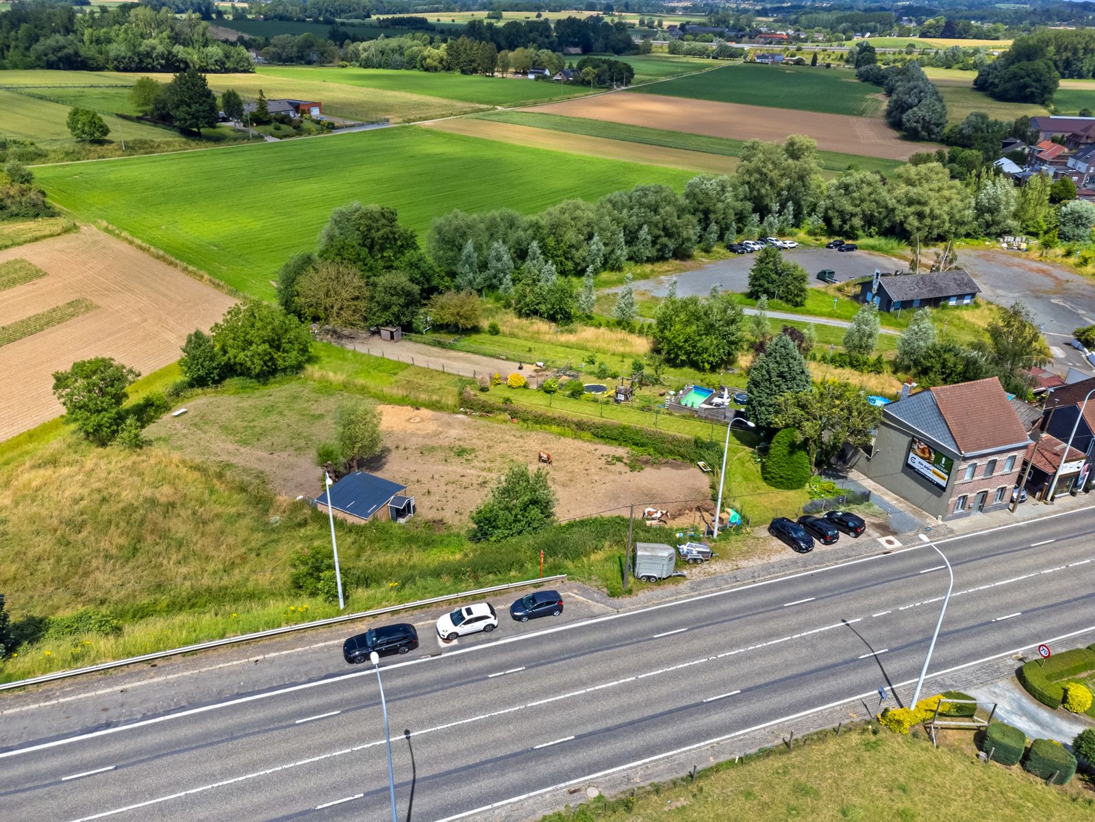 Ruime op te frissen woning op groot terrein (meer dan 27a) foto 24