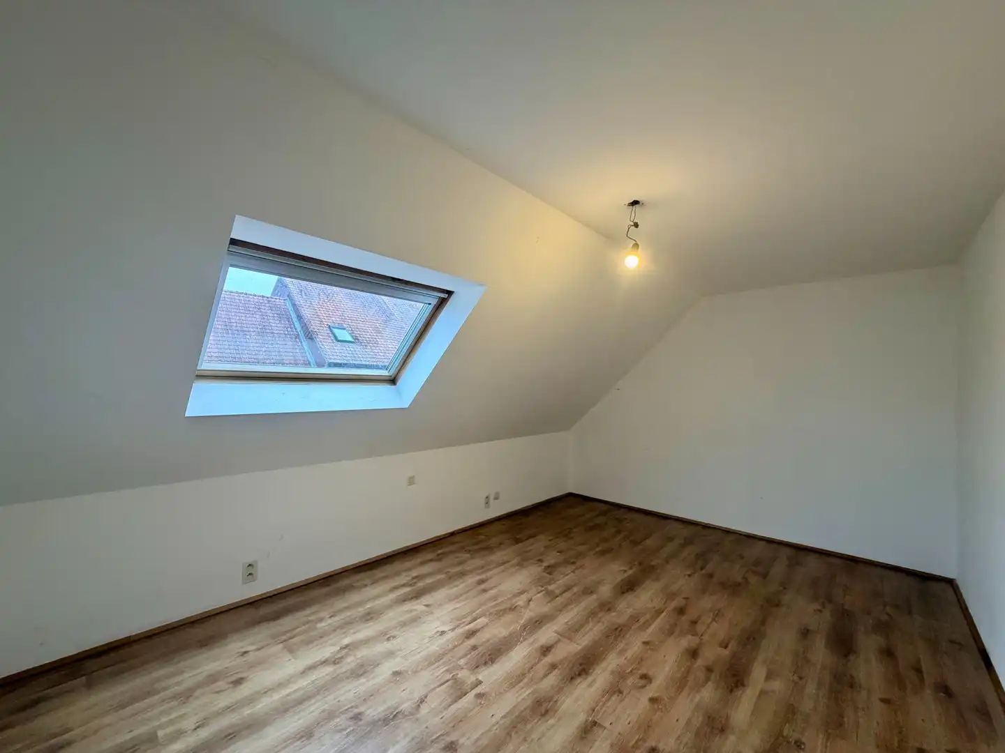 Instapklaar duplex-appartement met 2 slaapkamers & zonnig terras in Moorslede! foto 10
