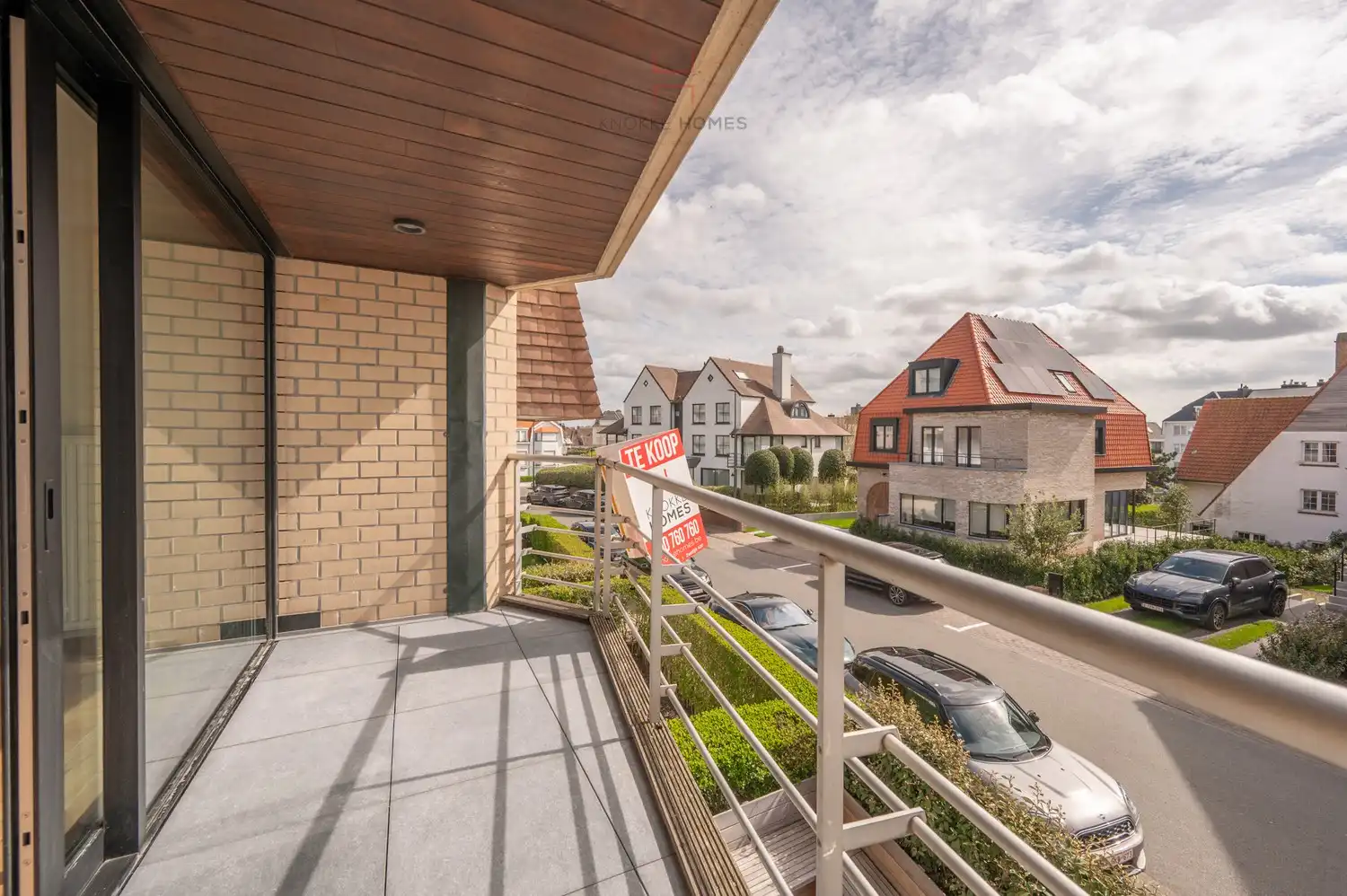 Gerenoveerd 3-kamerappartement met Zuidgericht terras vlakbij het Albertstrand foto 5