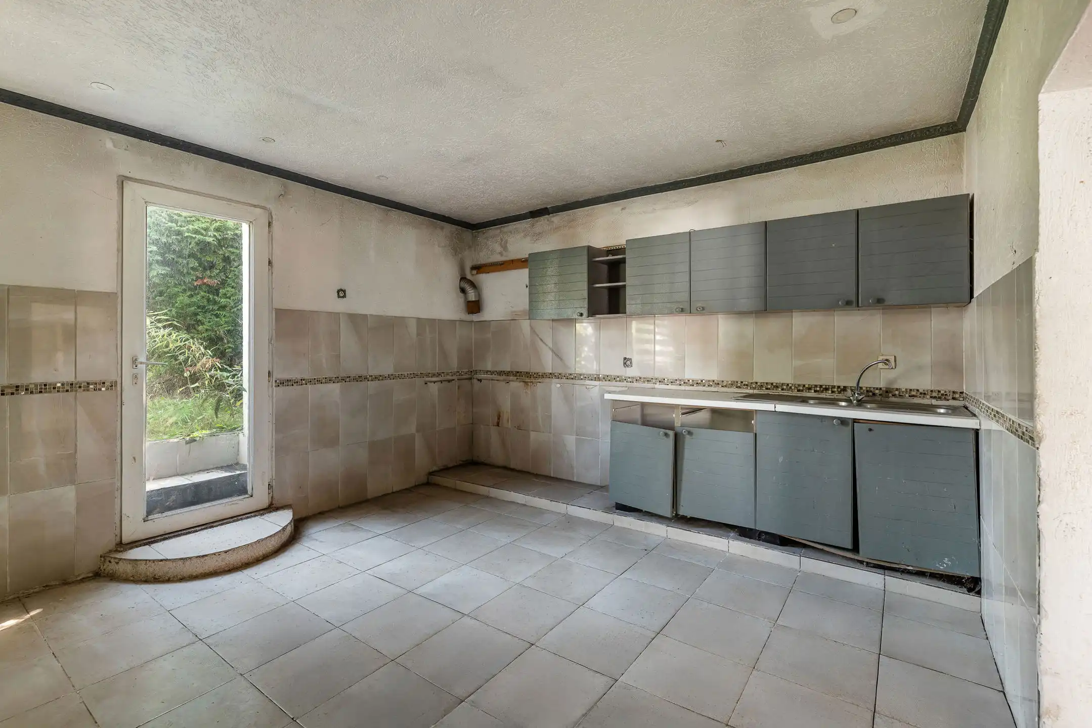 Halfvrijstaande woning in het centrum van Riemst foto 12