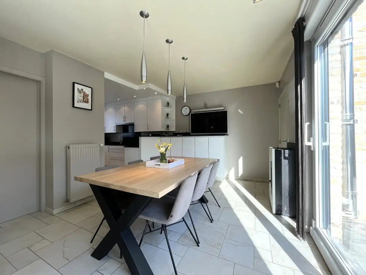 Dadizele – Ruime woning met loods van ca. 400 m², zwembad en bureelruimte foto 6