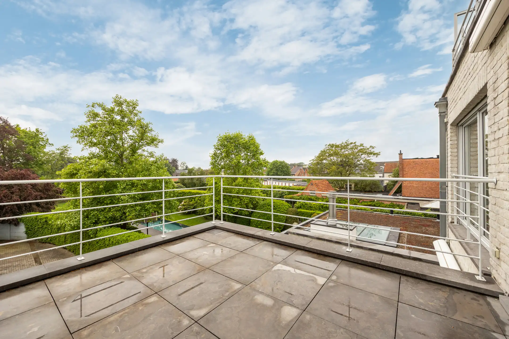 Appartement met terras en garagebox foto 19