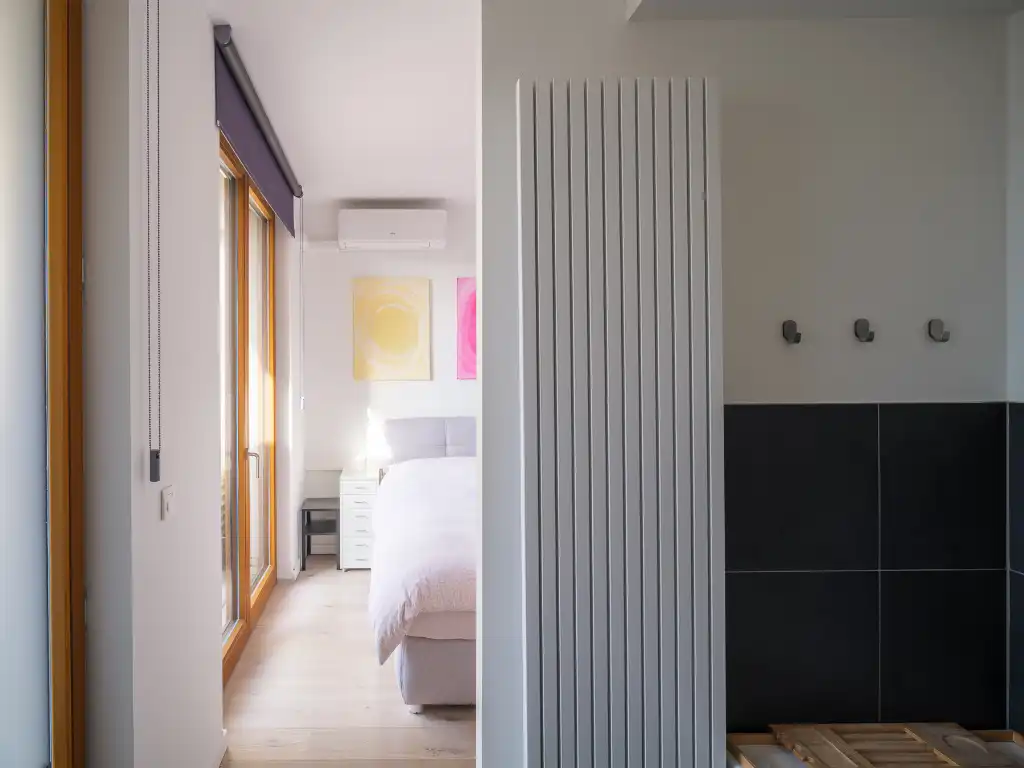 Lichtrijk appartement met weids zicht, twee slaapkamers en drie bijzonder ruime terrassen, gelegen in een bruisende en dynamische omgeving. foto 12