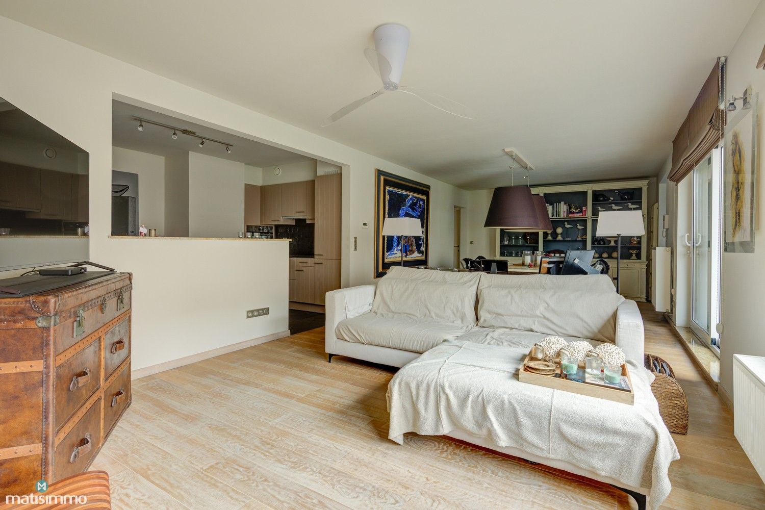 ROYAAL APPARTEMENT MET RUSTIG INTERIEUR VOORZIEN VAN 3 SLAAPKAMERS, 2 BADKAMERS EN 2 TERRASSEN NABIJ CENTRUM HASSELT foto 8